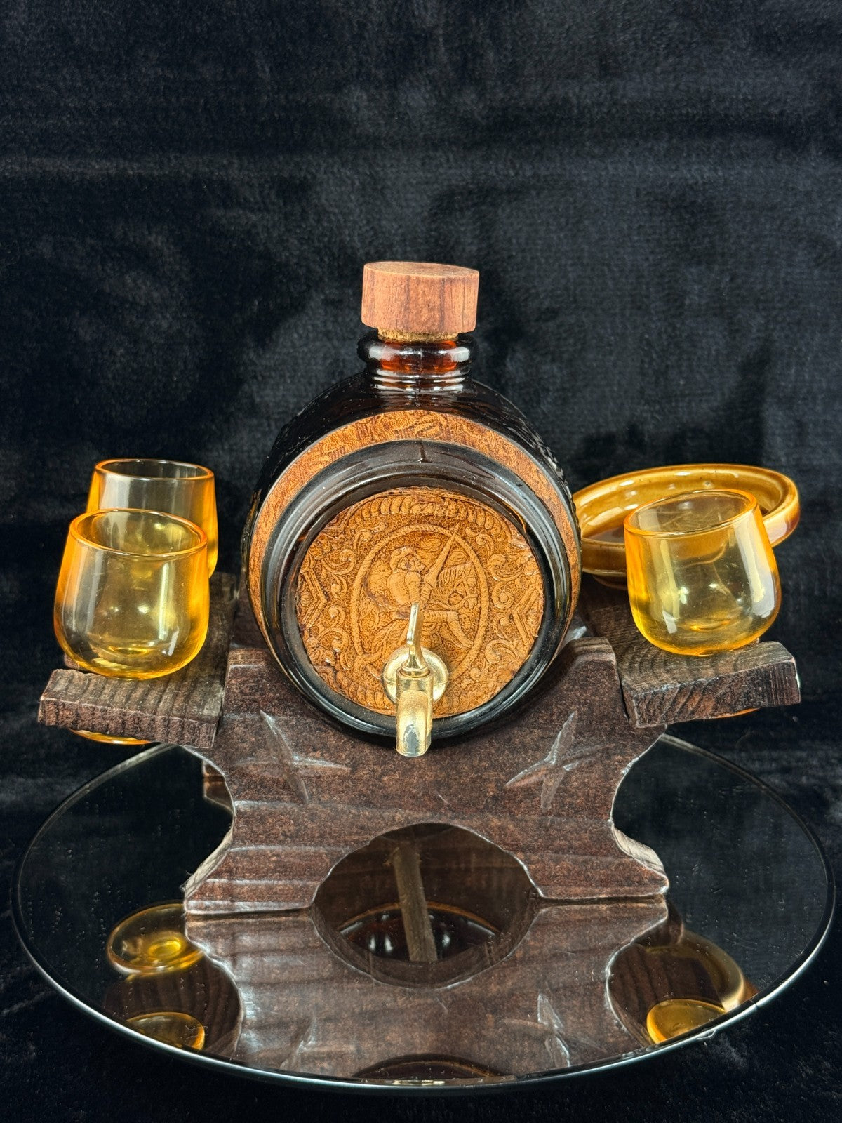 Vintage Amber Glass Barrel Decanter Set with Tap 3 Glasses Tray & Wood Stand3