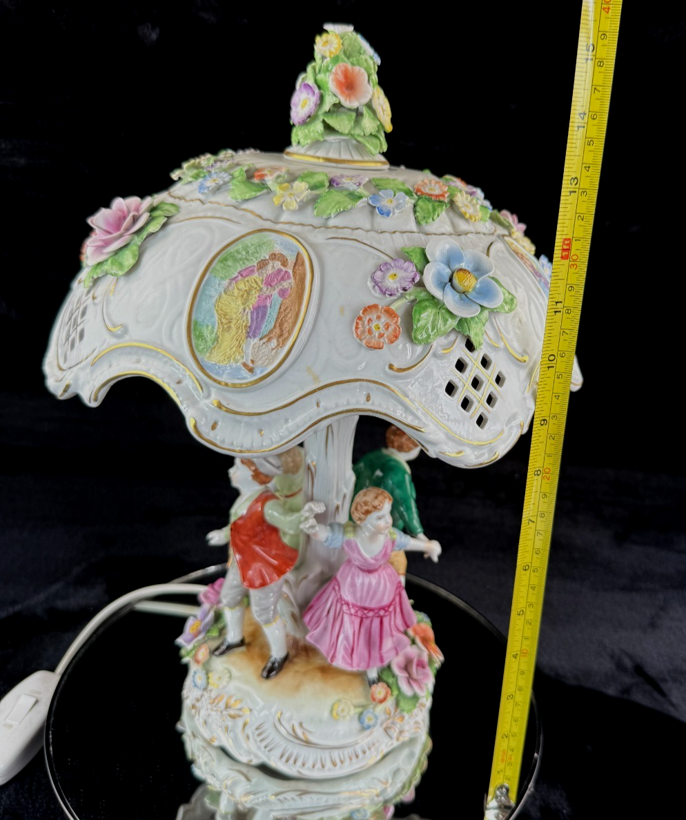 Antique Hand-Painted Royal KPM Bavaria Porcelain Lamp Table see the pictures dec14