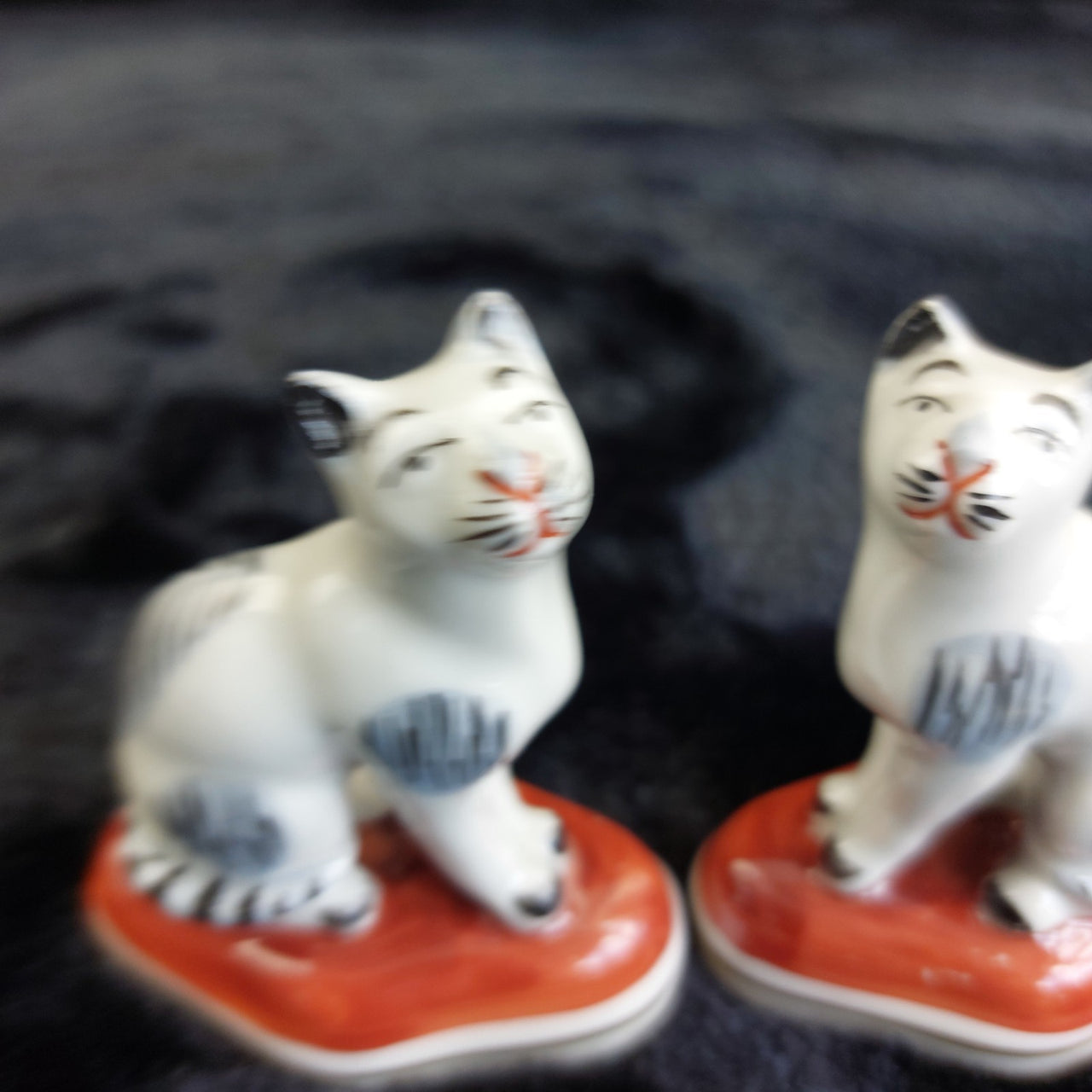 Paris Samson Porcelain Style 'Staffordshire' Cat Chelsea Anchor Mark Figurine2