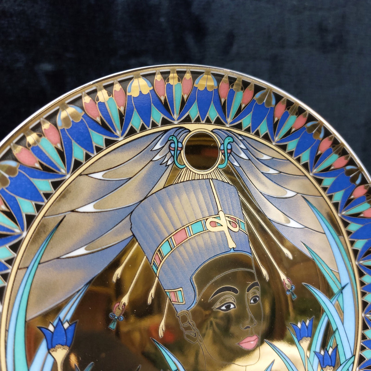 Boxed Royal Worcester Nefertiti - 1990 Plate Collector Plate Porcelain. 7.5"6