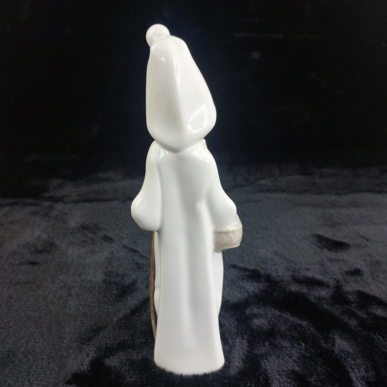 Lladro Spain Figurine Porcelain 8.5" Girl in Cloak with Staff bookcase decor6