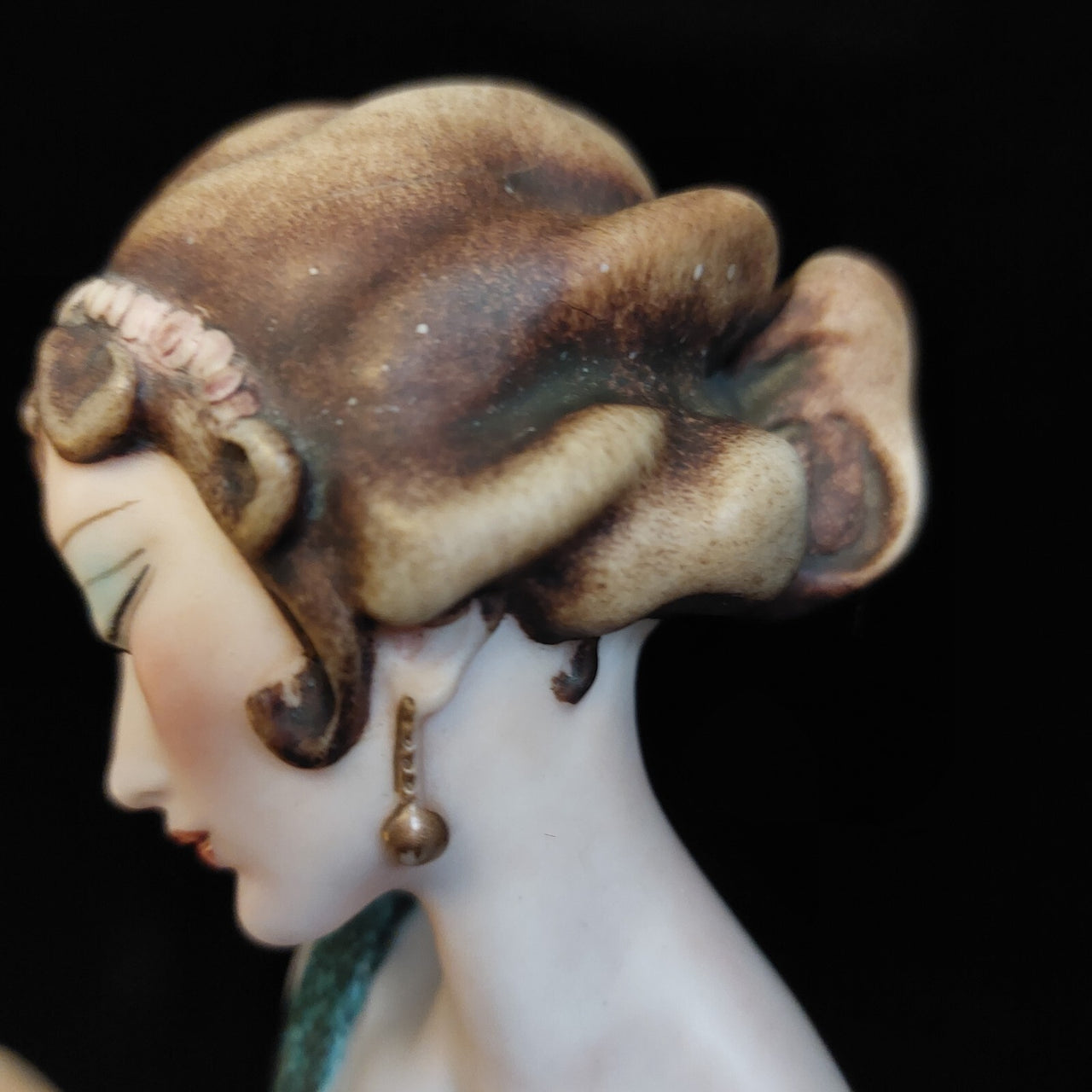 Elegant "Lady Reading" figurine Giuseppe Armani Florence Sculpture library decor4