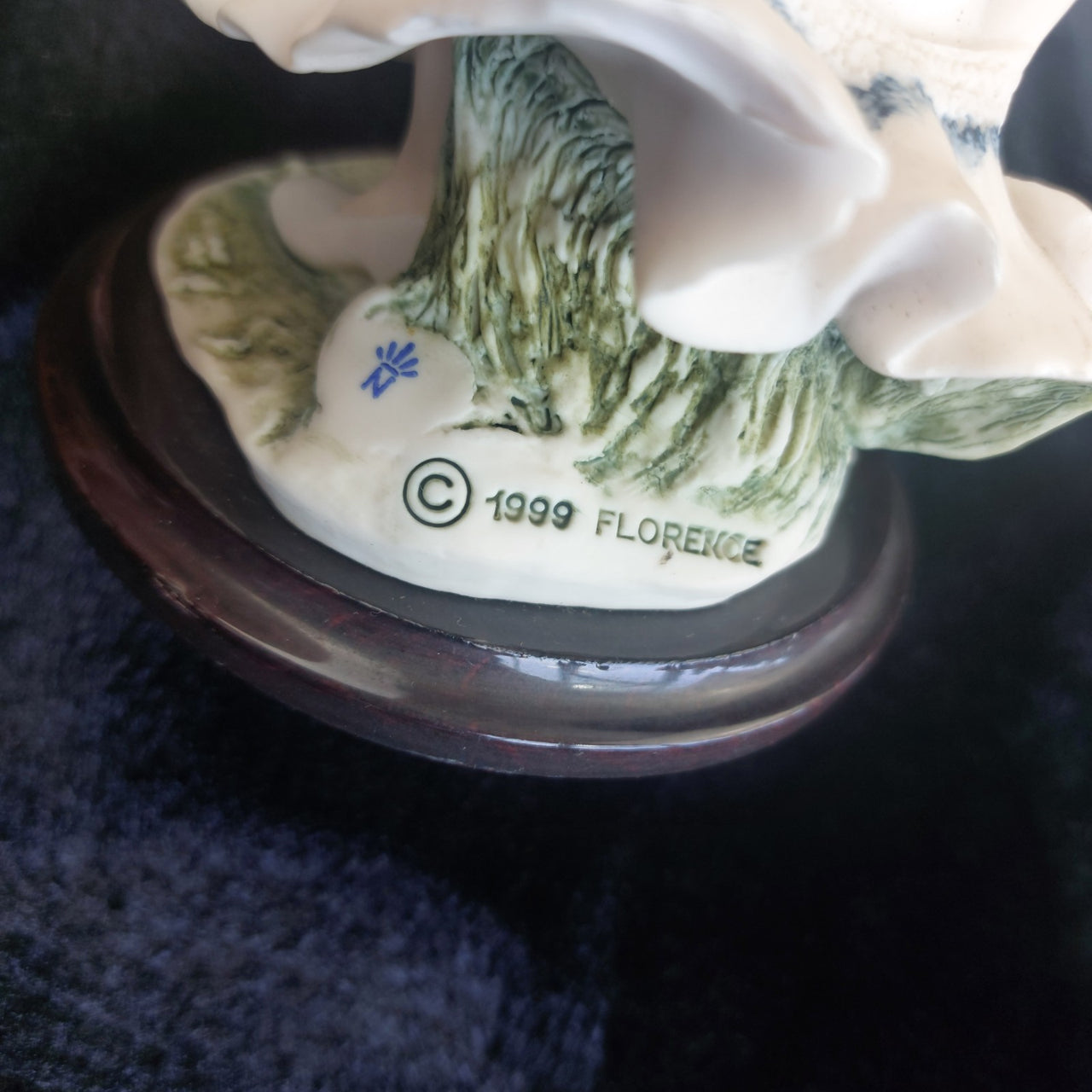Giuseppe Armani Joy Figurine 1999 Florence Tag Signed by artst see finger .4