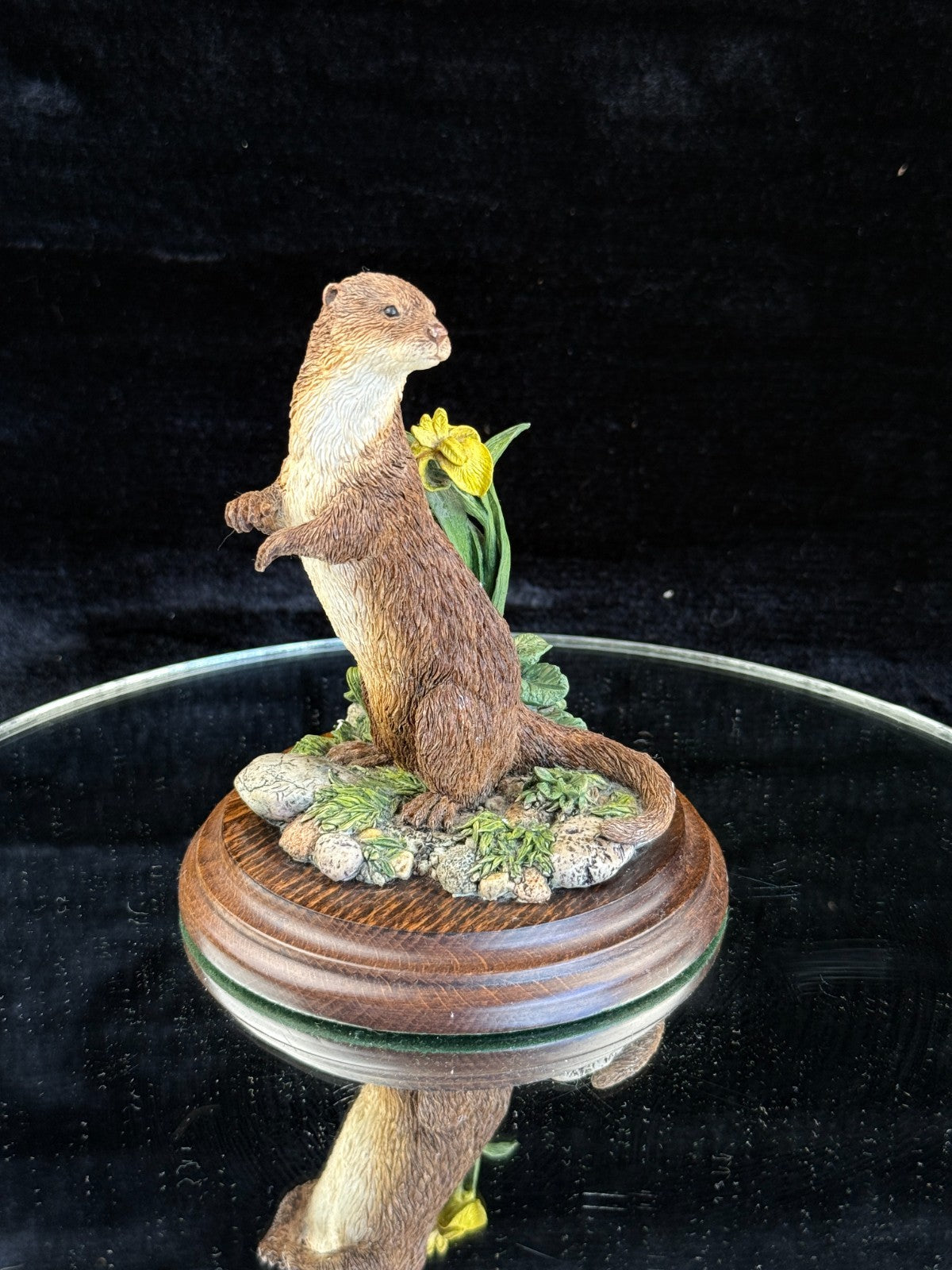 Royal Otter Doulton Figurine DA112 by K. Sherwin bookcase decor handmade resin4
