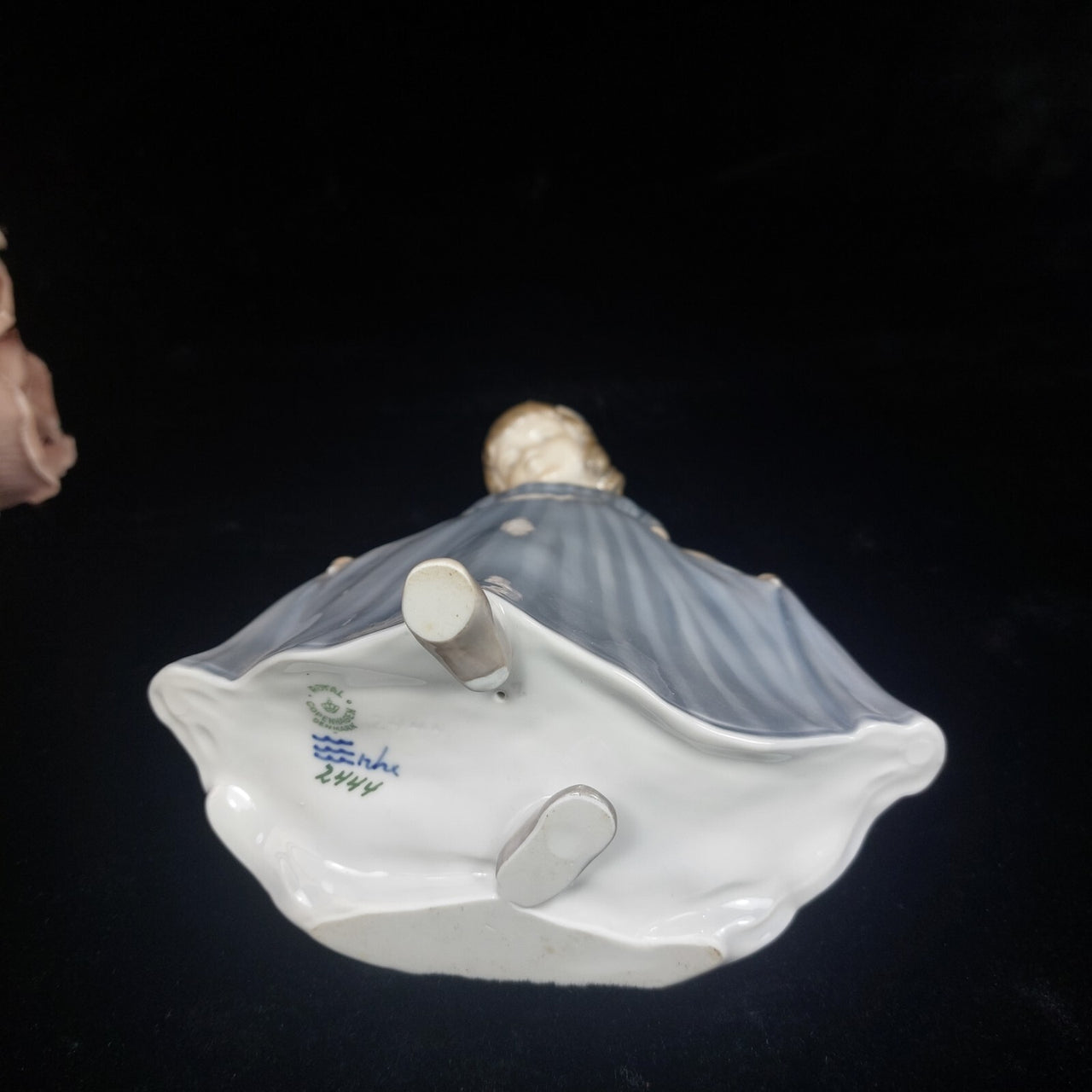 Very rare Copenhagen Royal Girl Figurine Denmark Blue Dress Bow 2444 xmas gift.8