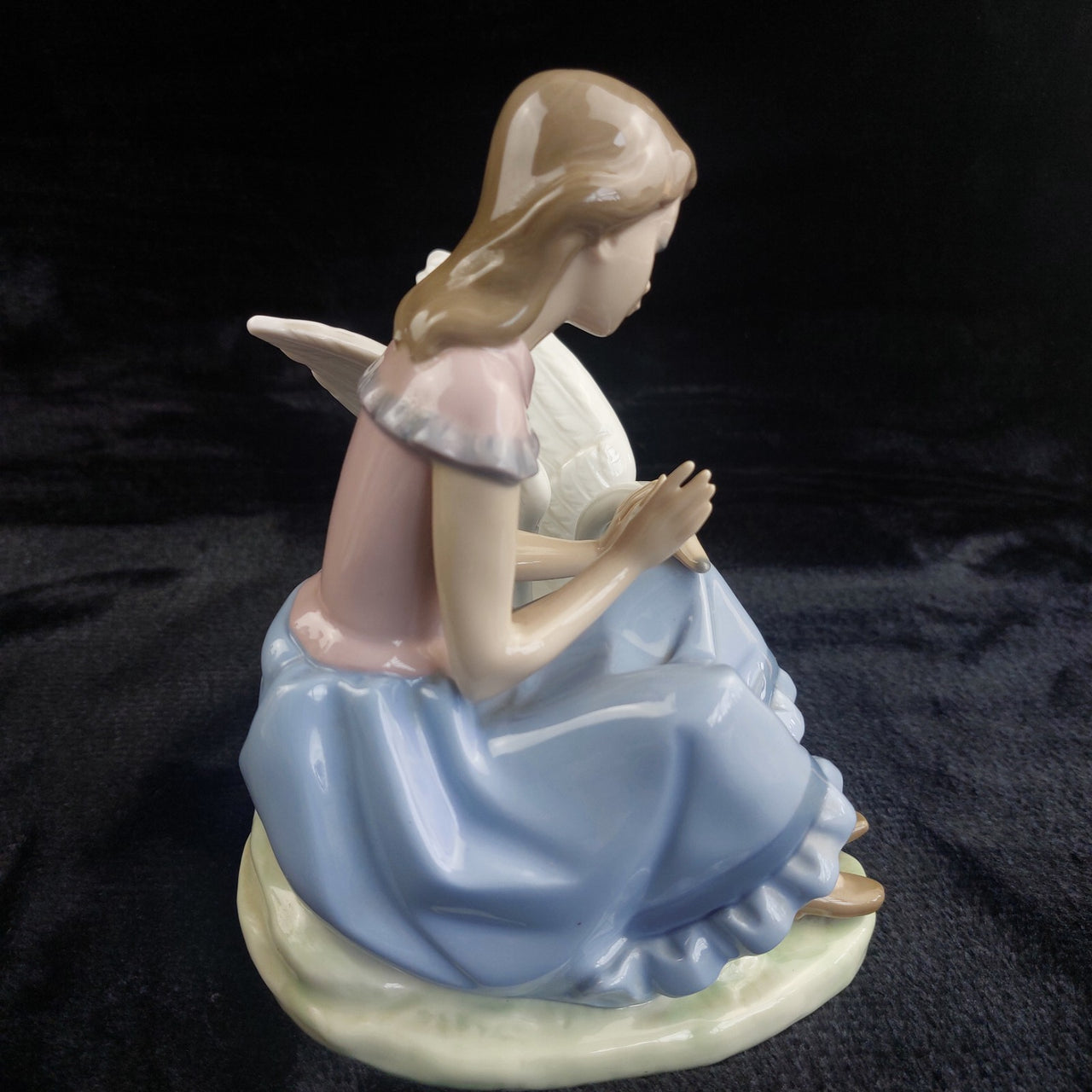 NAO Lladro Girl with Swan Figurine 1986 7.5" Tall Finish Glossy bookshelf decor3