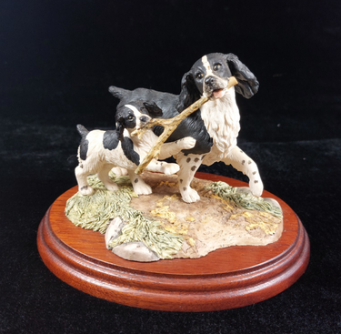 Border Fine Arts 'Springer Spaniel & Pup' - J.A. Bubler Figurine Collectible 1
