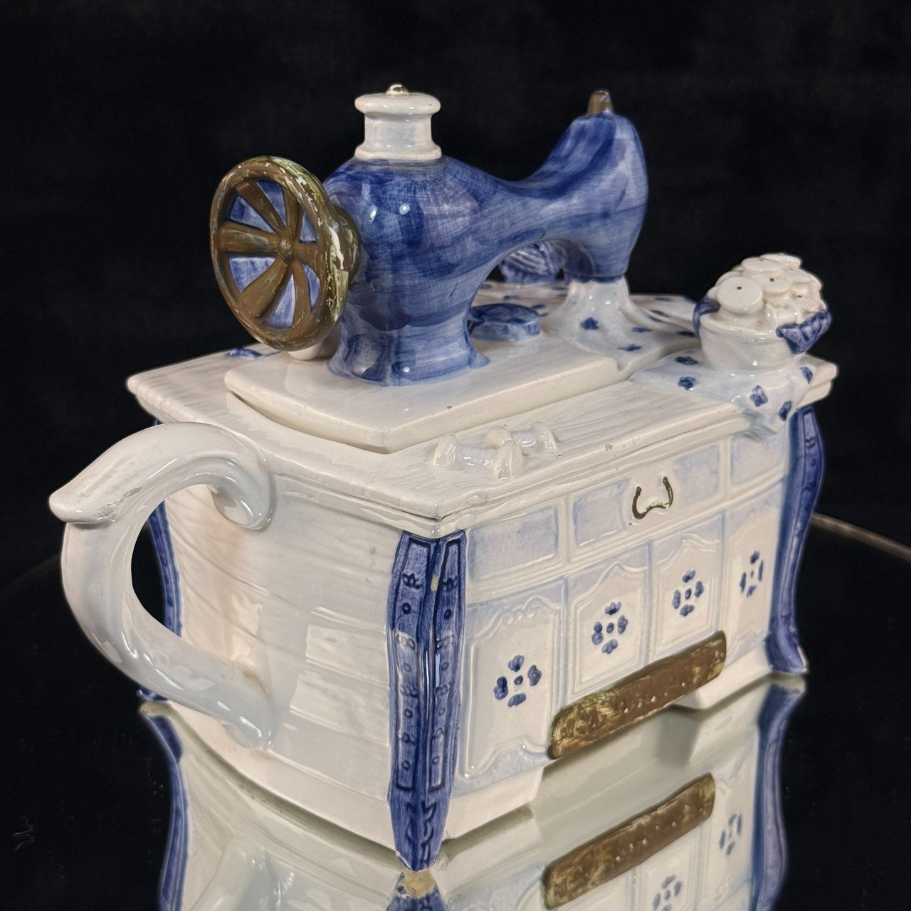 Novelty Machine Sewing Teapot White Blue Gold Ceramic Stitching Theme see pics14