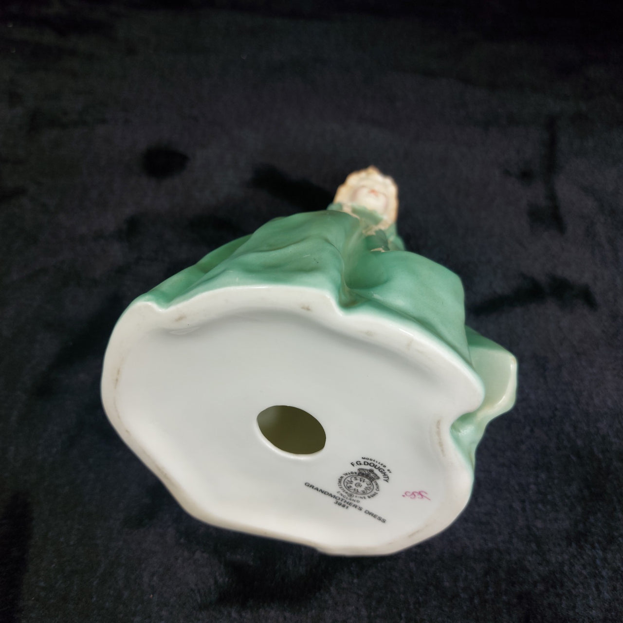 Royal Worcester Figurine 3081  6.5” Tall. Grandmother’s Dress F.G. Doughty7