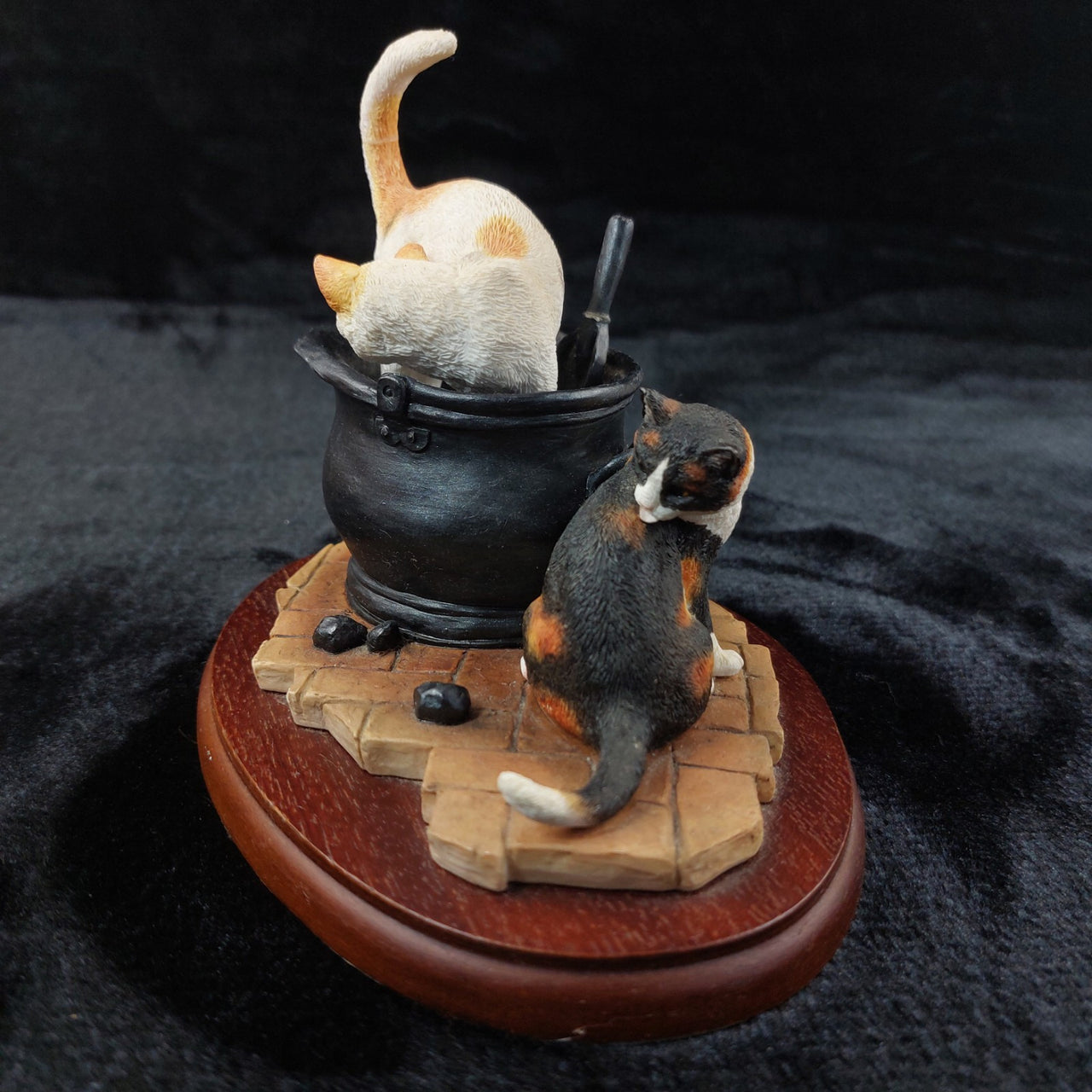 Border Fine Arts A20872 Sweep & Sooty Figurine Cats Scene James Herriot 20097
