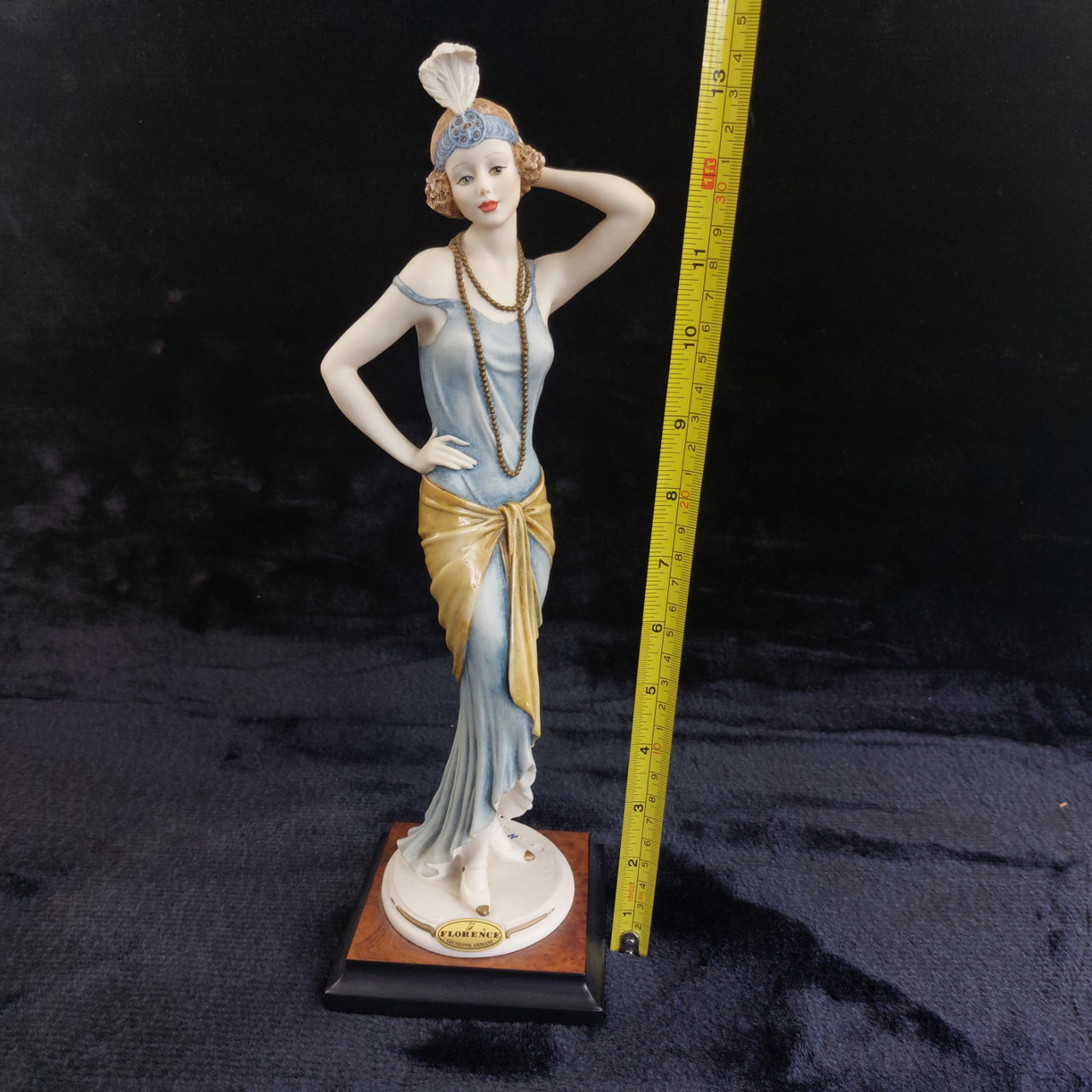 Florence Regine Figurine Armani Damina con Collana Italy 13" decor luxury3