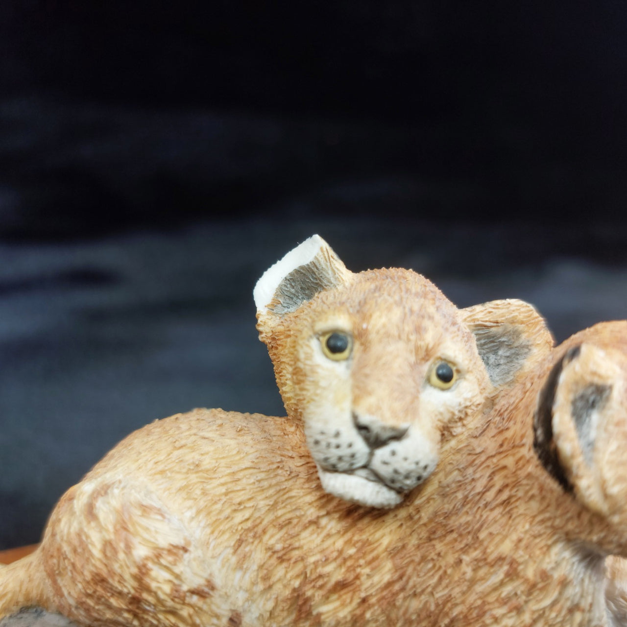 Border Arts Fine 1999 Lion Cubs Figurine BFA Scotland Hand Painted (Broken Ear).9