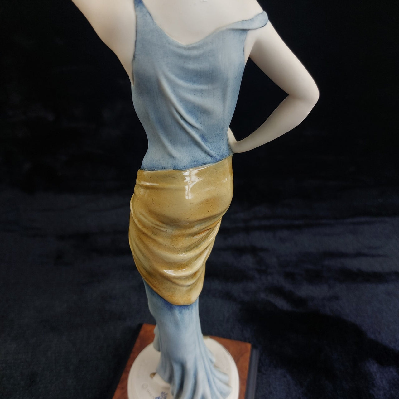 Florence Figurine Regine Armani Damina con Collana Italy 13" decor luxury15