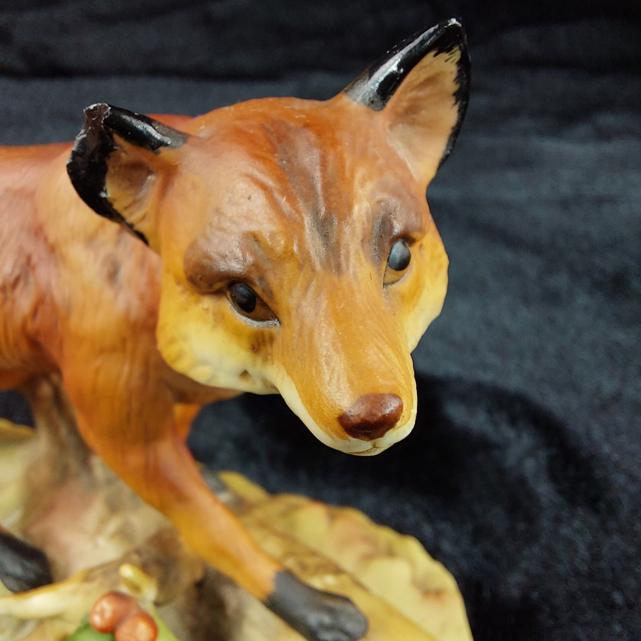Maruri Good Fox Red Figurine Porcelain Wildlife 6" Long Hand Painted Woodland Sc5