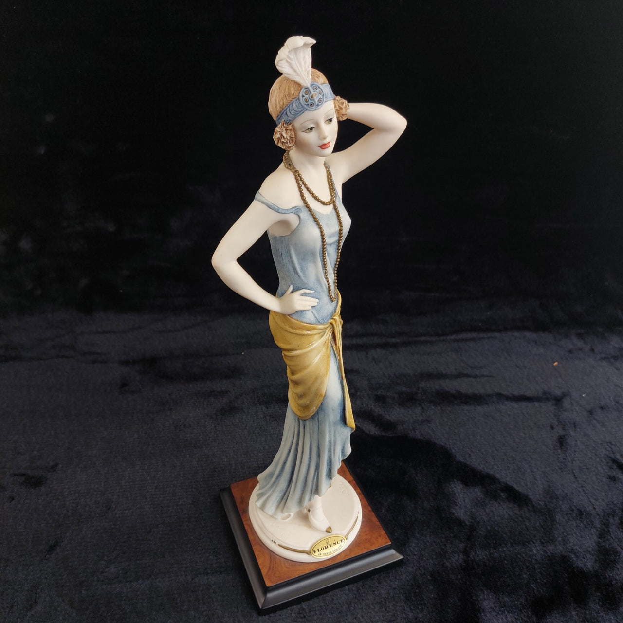 Florence Figurine Regine Armani Damina con Collana Italy 13" decor luxury11