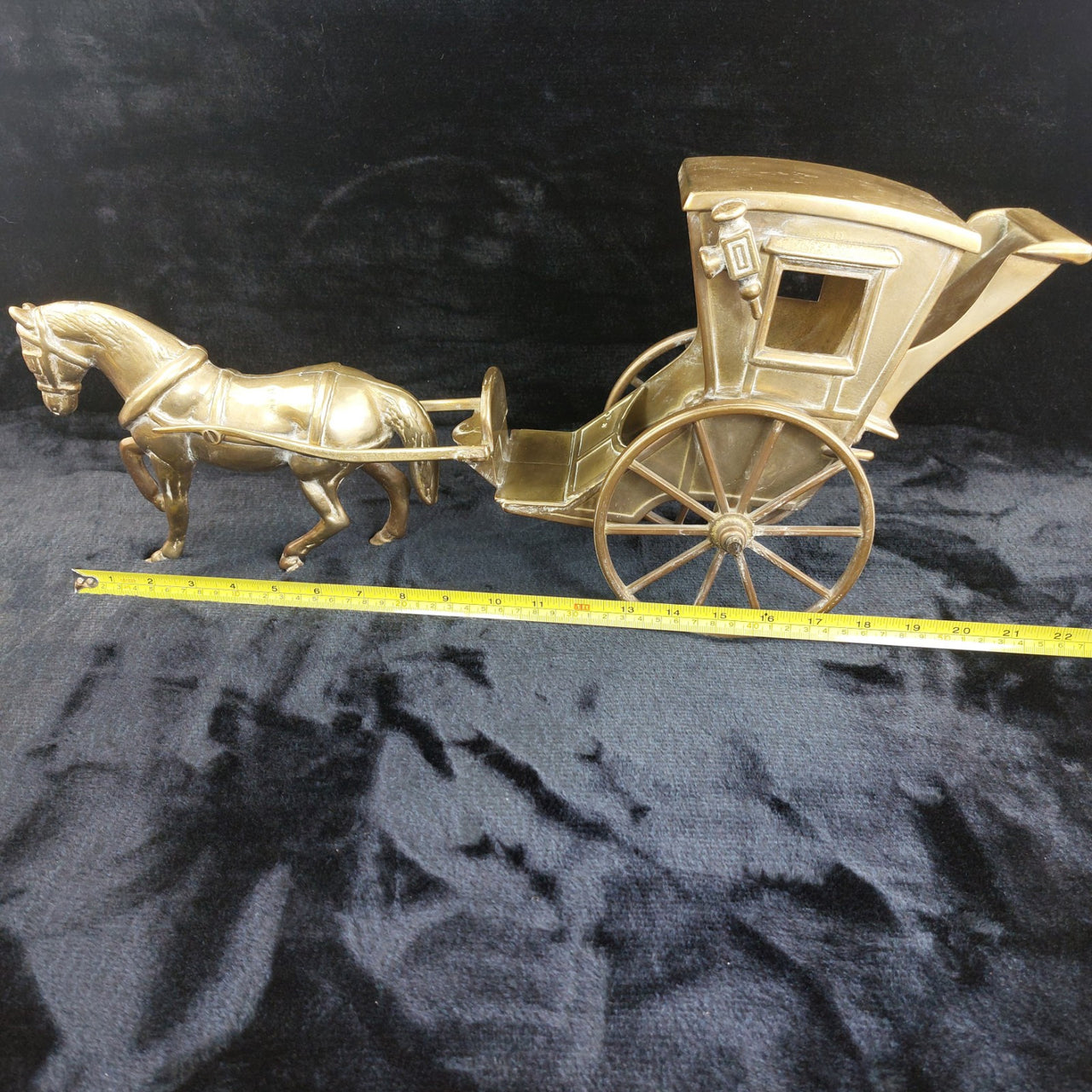 A large antique brass, Big horse with cab. 4.5 Kg Nicely sculpted and cast. gift19
