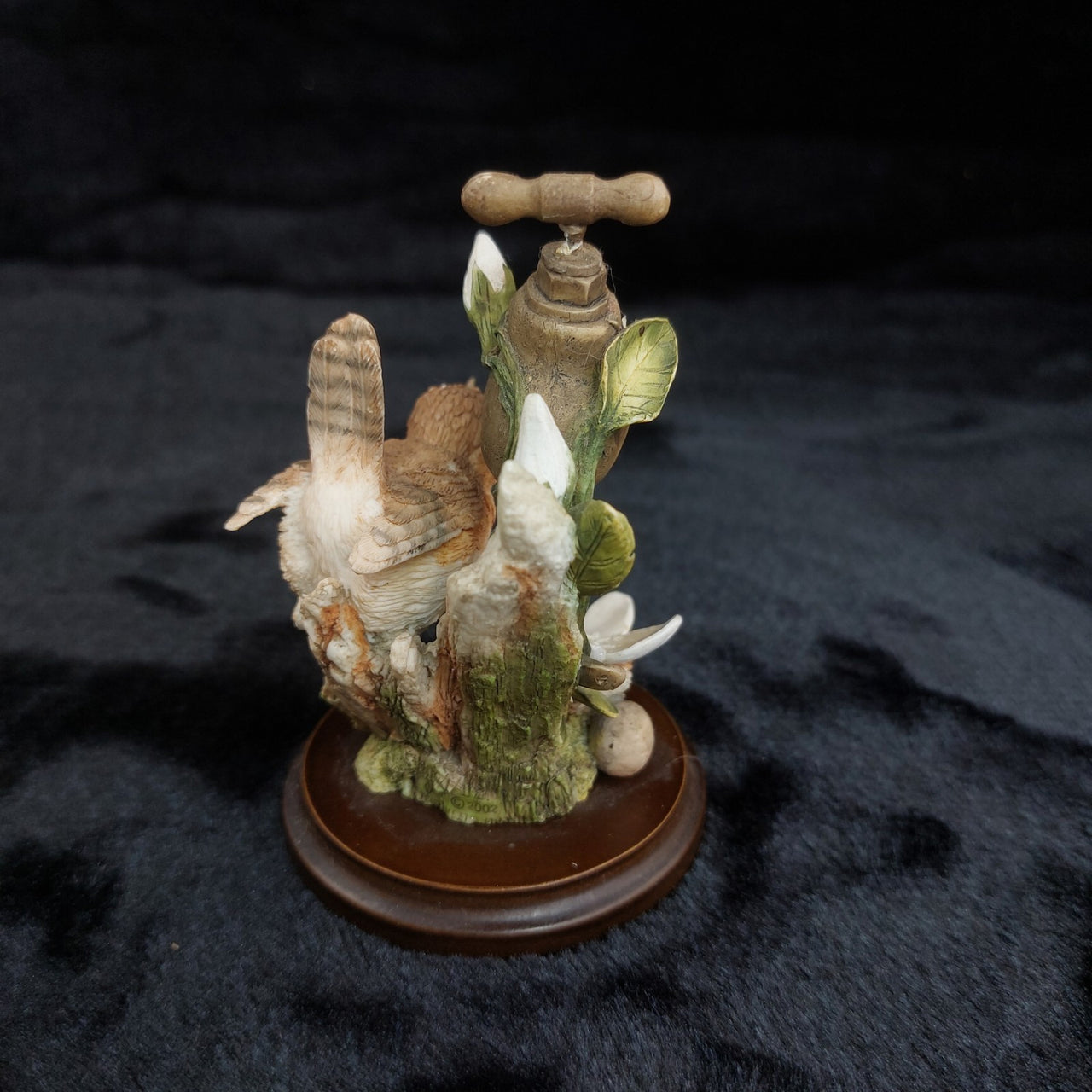 Border Arts Fine Wren On Garden Tap Hand Painted Bird Figurine see the pics.3