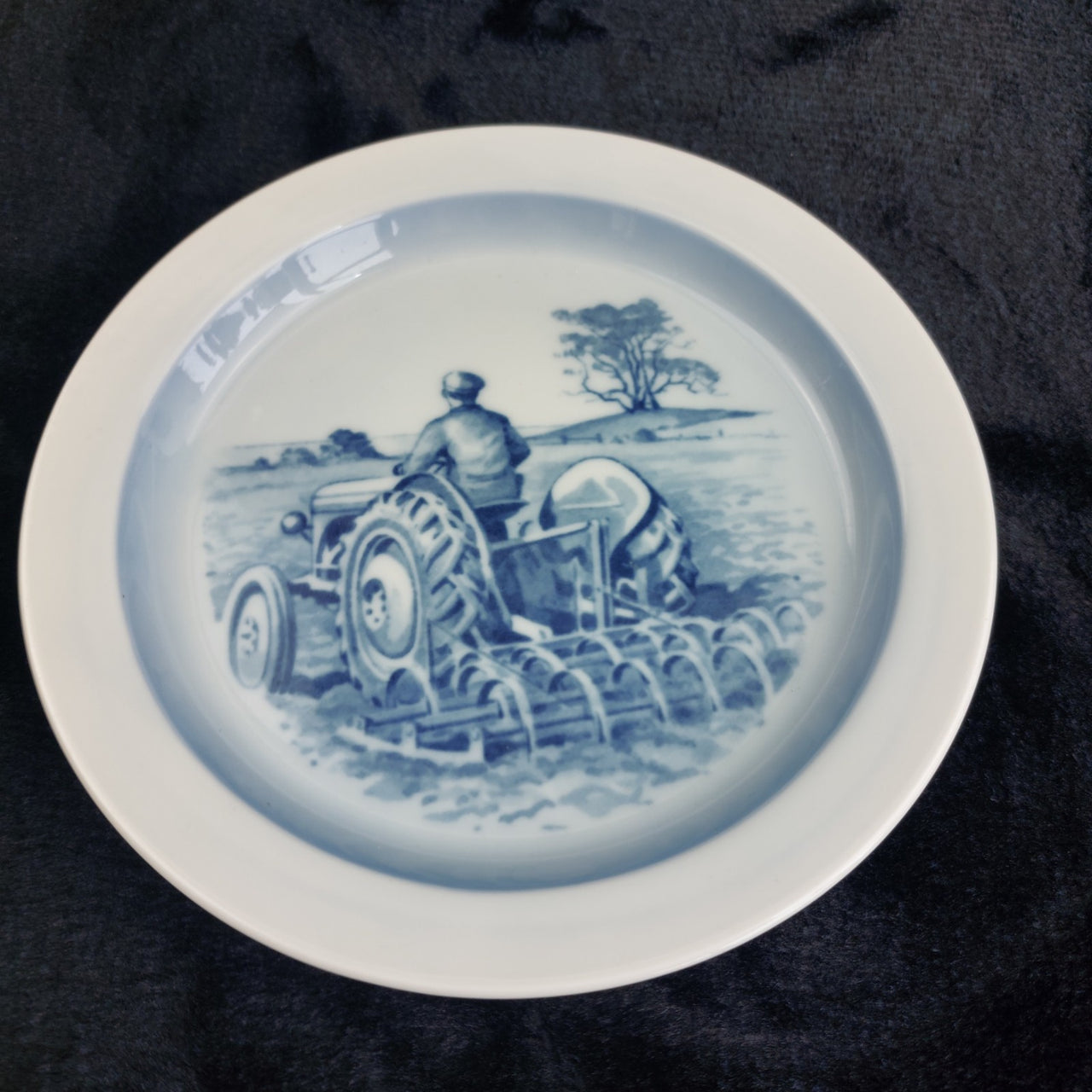 Royal Copenhagen Blue Plate  19cm Farmer Tractor Scene 299010 Denmark 52284