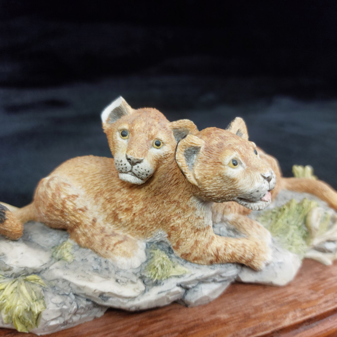 Border Arts Fine 1999 Lion Cubs Figurine BFA Scotland Hand Painted (Broken Ear).8