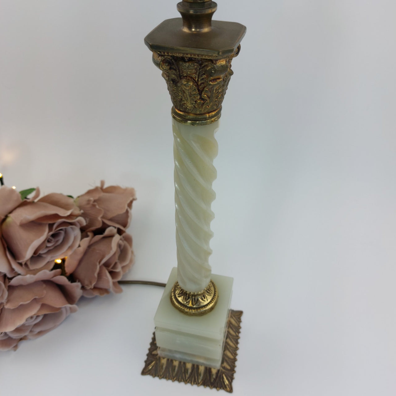 Stunning Marble & Brass large Table Lamp – 15" Tall, Ornate Design6