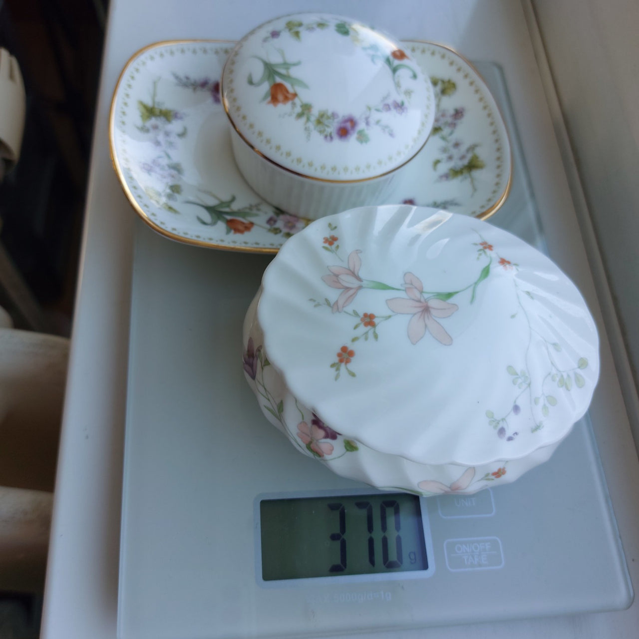 Wedgwood Bone China Pin Dish & Trinket Box Set England - Floral Gold Vintage Rim12