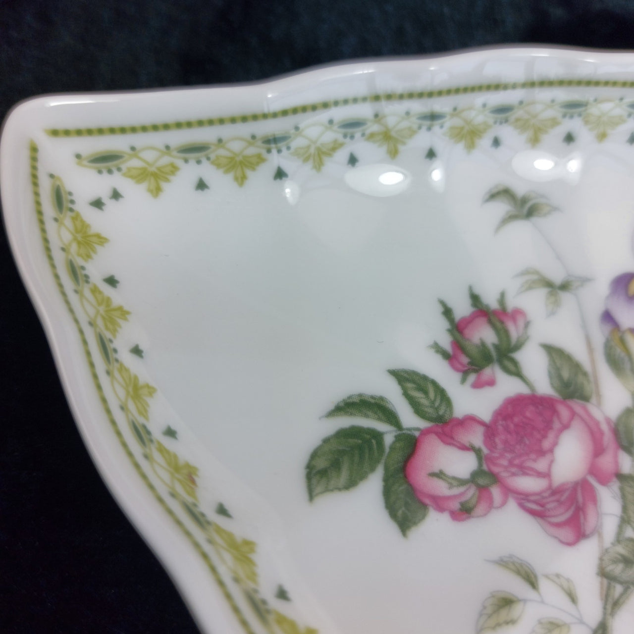 Vintage Royal Doulton Camilla Fine Bone China Leaf Trinket Dish 1990 England8