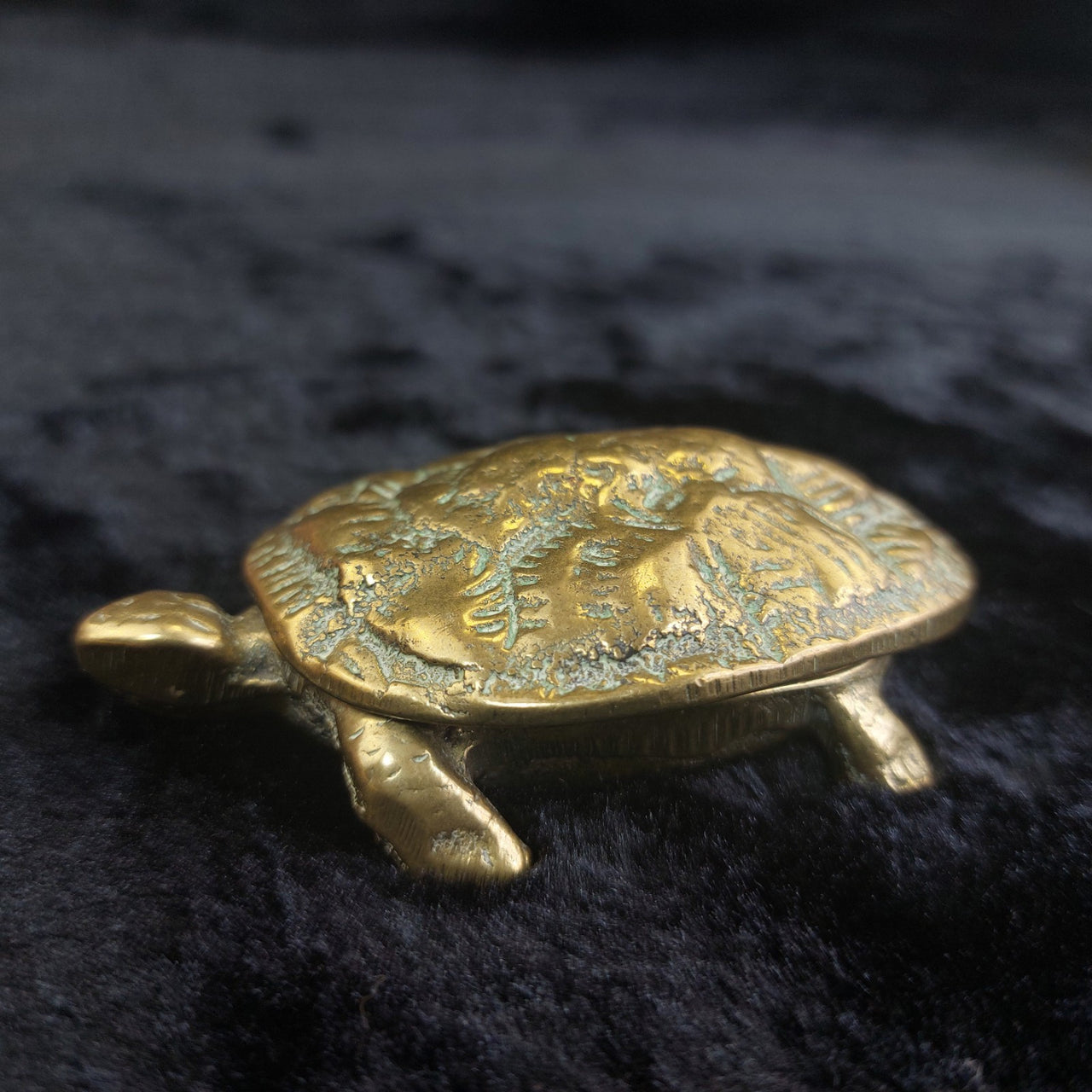 Vintage Brass Trinket & astray Set Hinged Turtle Box & Engraved Shoes8