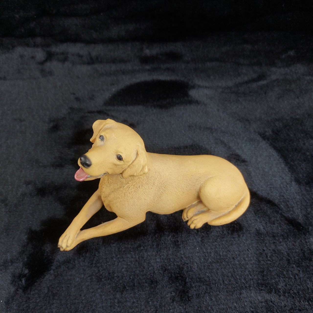 Dogs Yellow Galore Labrador Figurine Handcrafted UK Pottery Ornament decor.3
