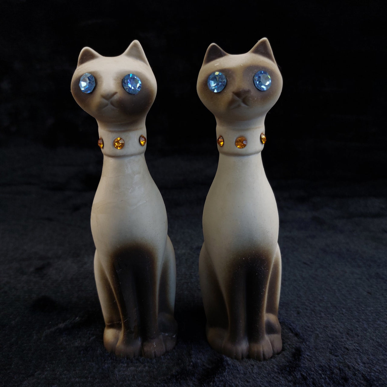 California Vintage USA Siamese Cat Figurines Pair – One Repaired - 6.75" Display2