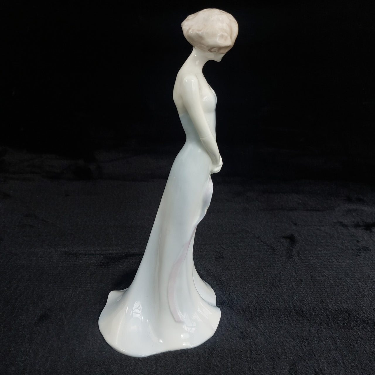 Coalport Silhouettes Susannah Figurine    – Small Chip  on skirt 19936