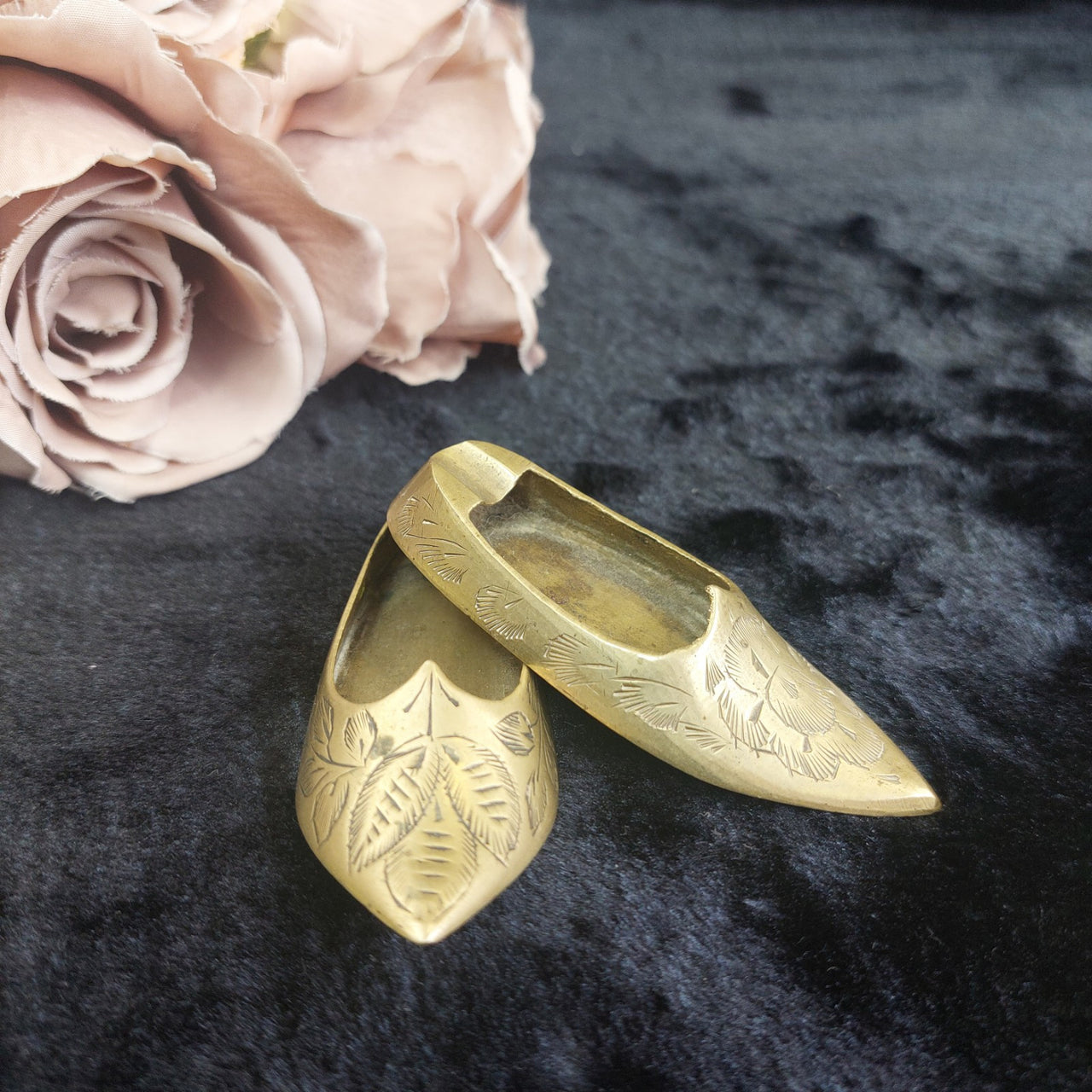 Vintage Brass Trinket & astray Set Hinged Turtle Box & Engraved Shoes4