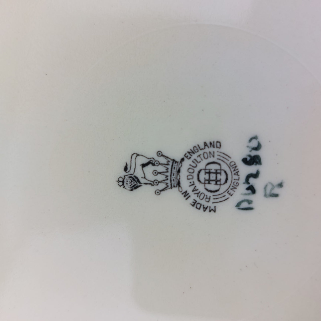 Doulton Royal "The Parson" Plate –D5905 Character Series Collector Plate Vintage4