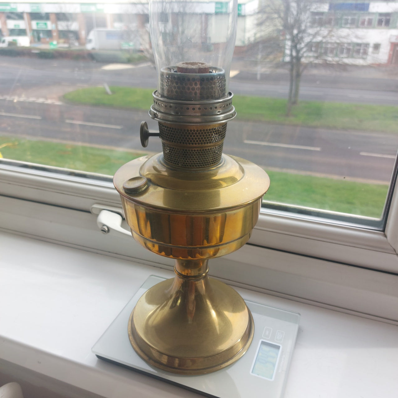 Vintage 1930`s Brass Aladdin Kerosene Parlor Lamp With Paraffin, See The Glass20