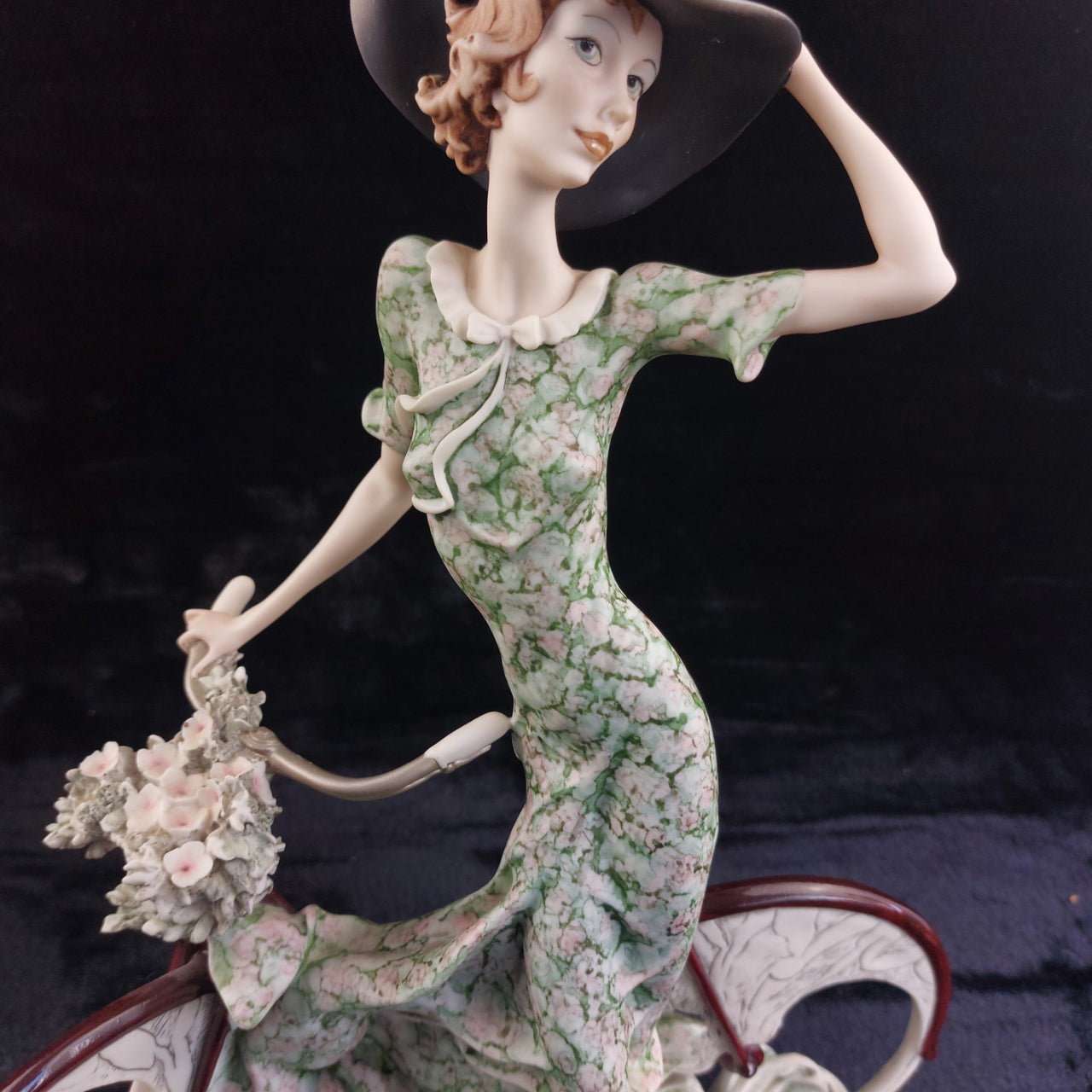 Giuseppe Armani Florence “Bicycle  Spring” Rare lady Figurine 0539C Porcelain.7
