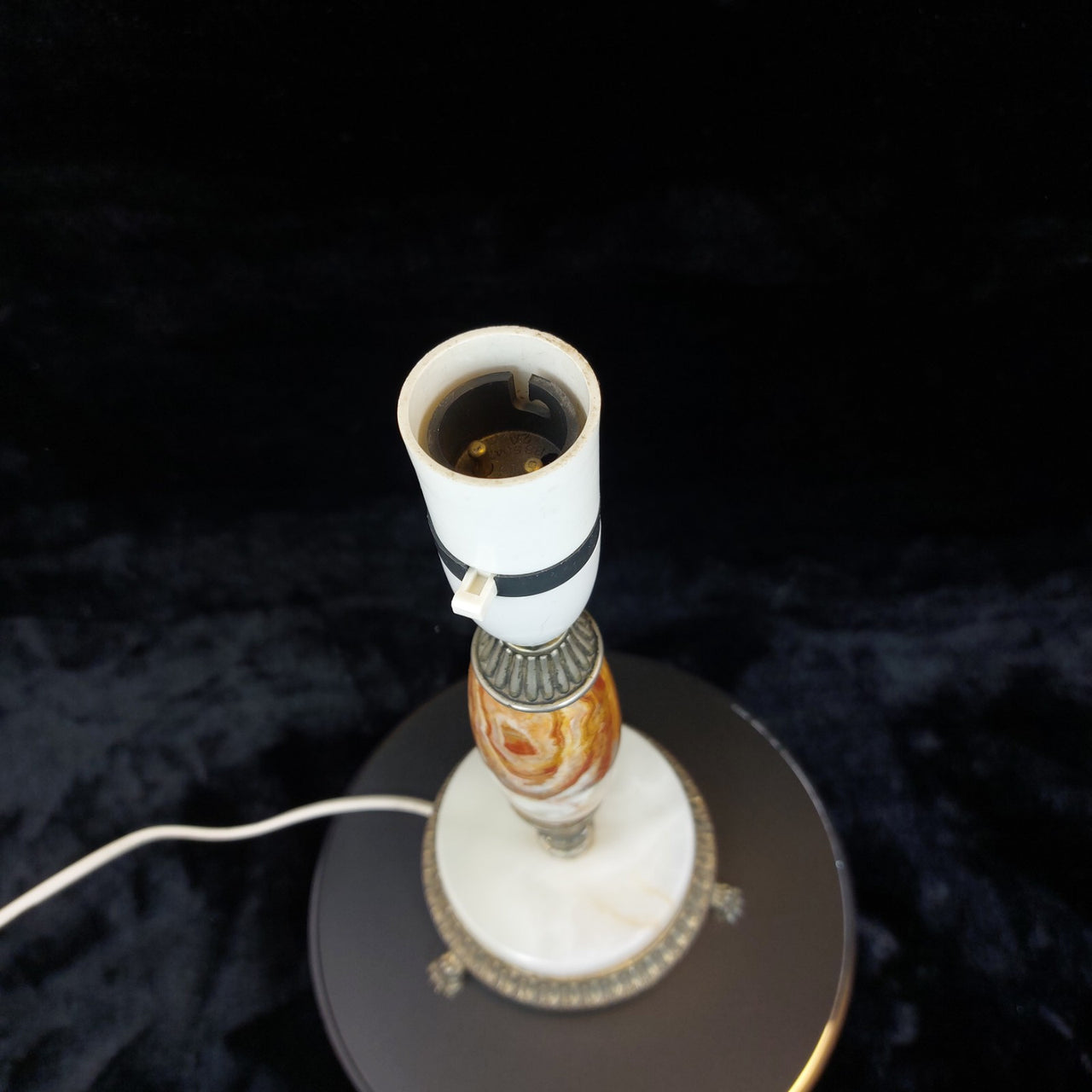 Vintage Marble Brass & Table Lamp – Ornate Onyx Base – Working Condition Display4