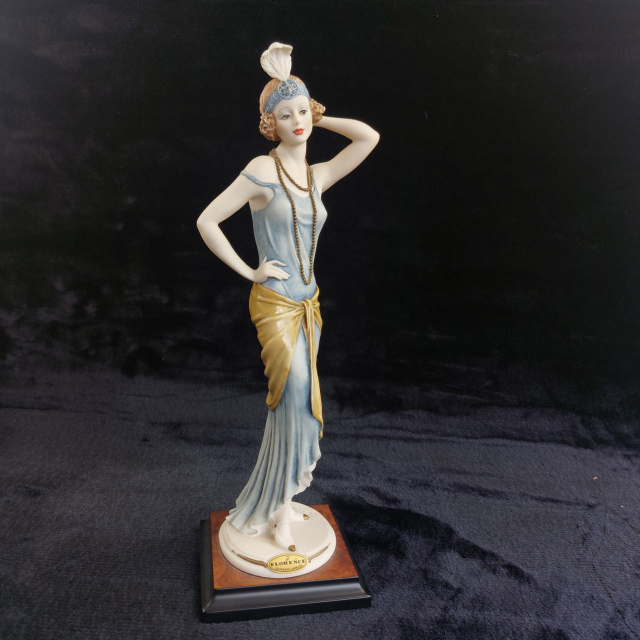 Florence Regine Figurine Armani Damina con Collana Italy 13" decor luxury13