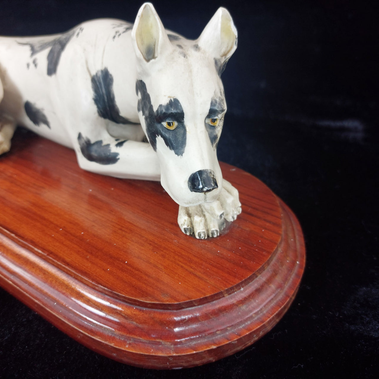 RARE Vintage White & Black Ceramic Figurine Dog   Husky Shepherd on Wooden Base8