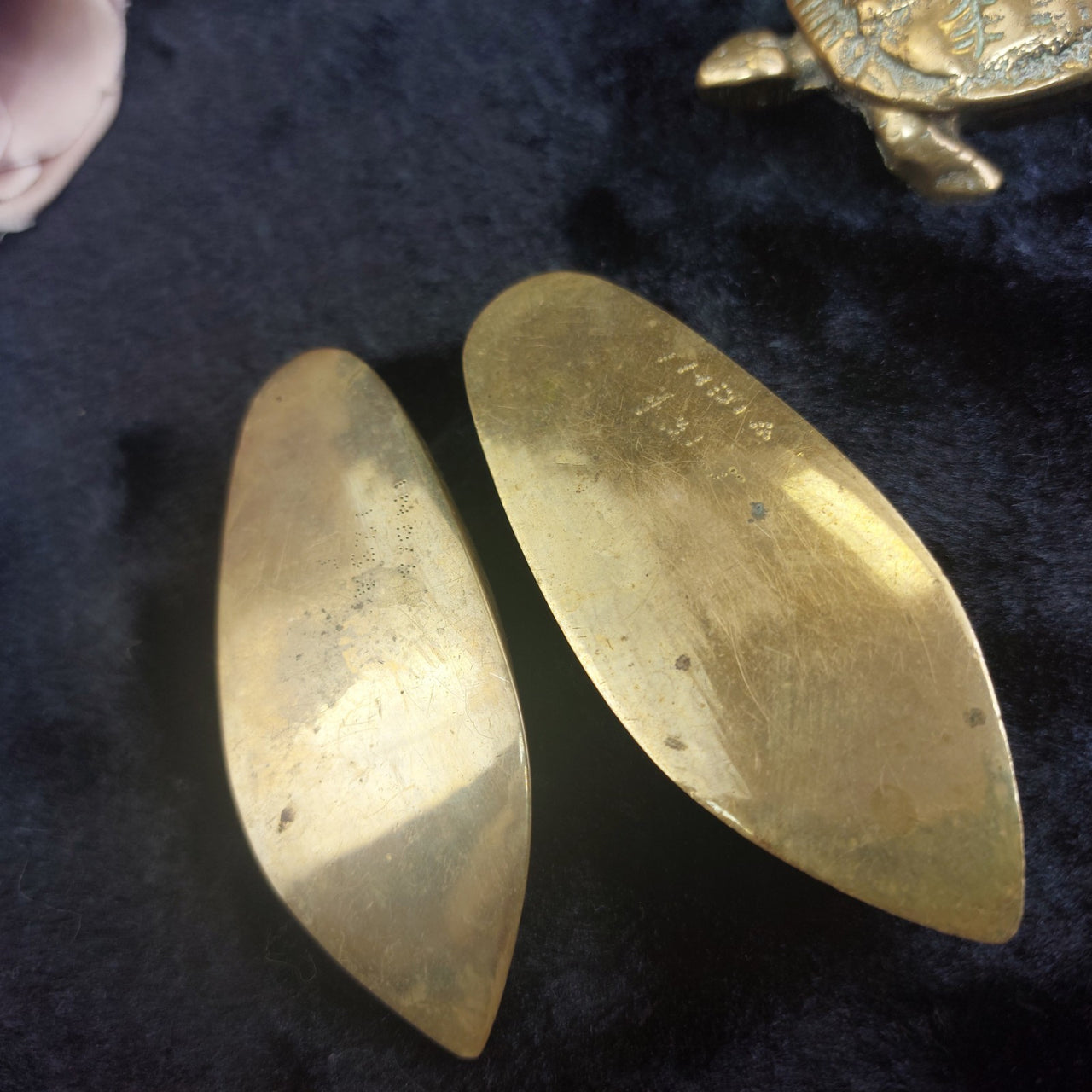Vintage Brass Trinket & astray Set Hinged Turtle Box & Engraved Shoes15