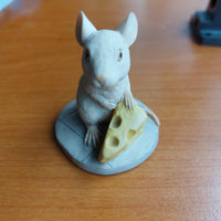 Thumbnail for Border Fine Arts First Friends FF5 – 1989 Mouse with Cheese Figurine gift14