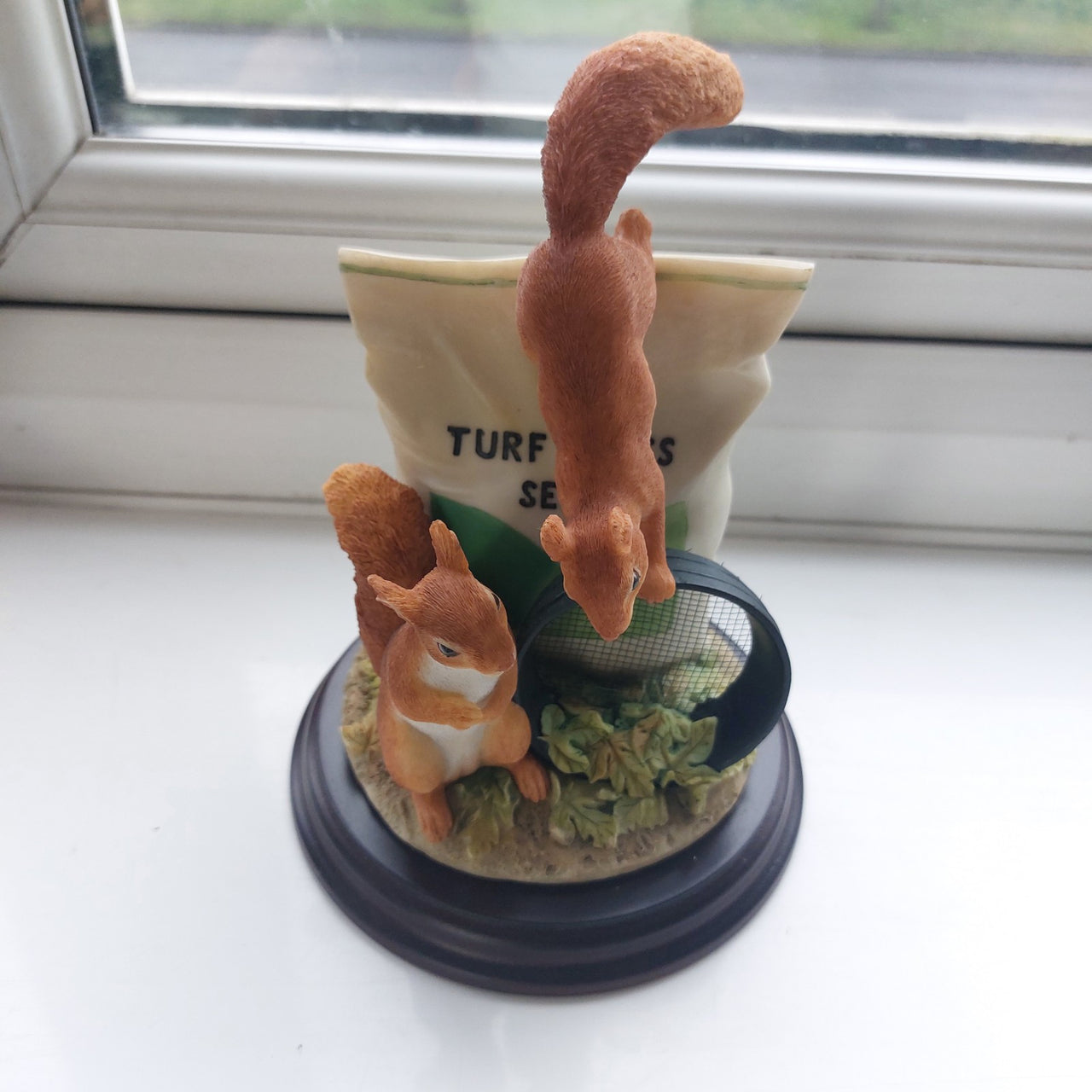 Border Arts Fine Good Squirrels in Garden 2014 Figurine A26260 Mammals Decor.17