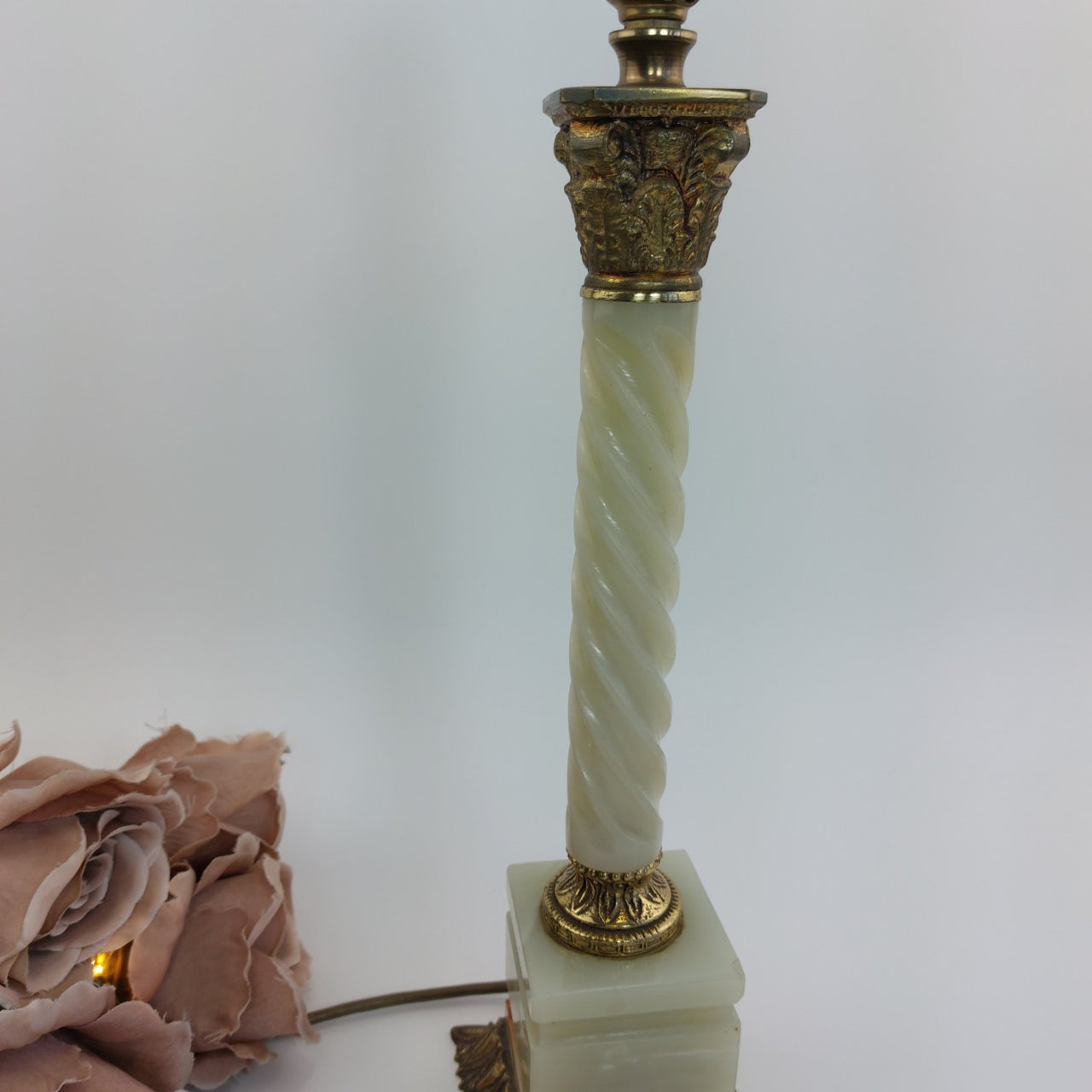 Stunning Marble & Brass large Table Lamp – 15" Tall, Ornate Design5