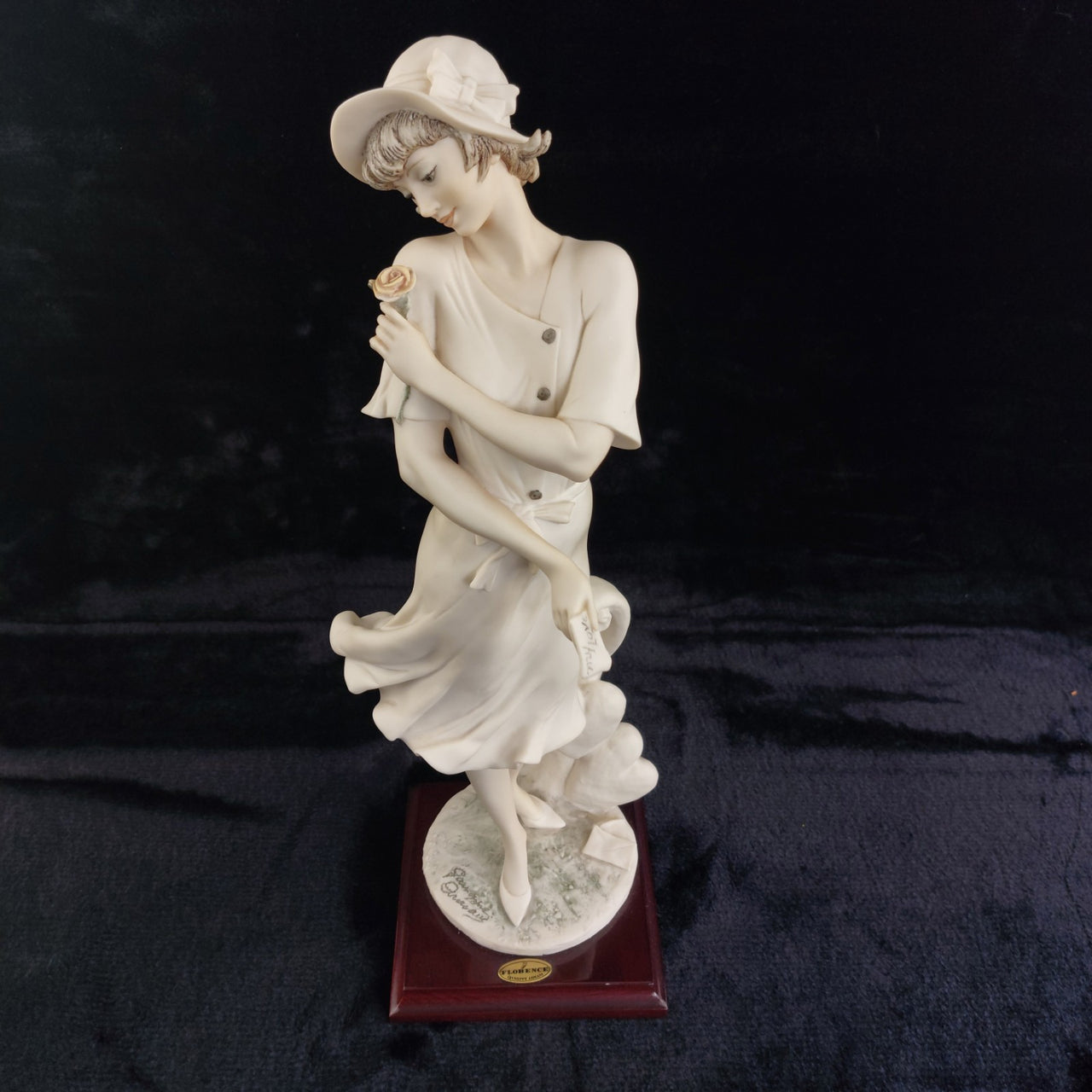 Florence In Love Figurine Armani 0382-F Girl with Rose & Letter 16" Porcelain4