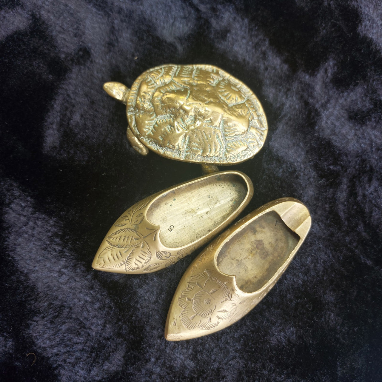 Vintage Brass Trinket & astray Set Hinged Turtle Box & Engraved Shoes19
