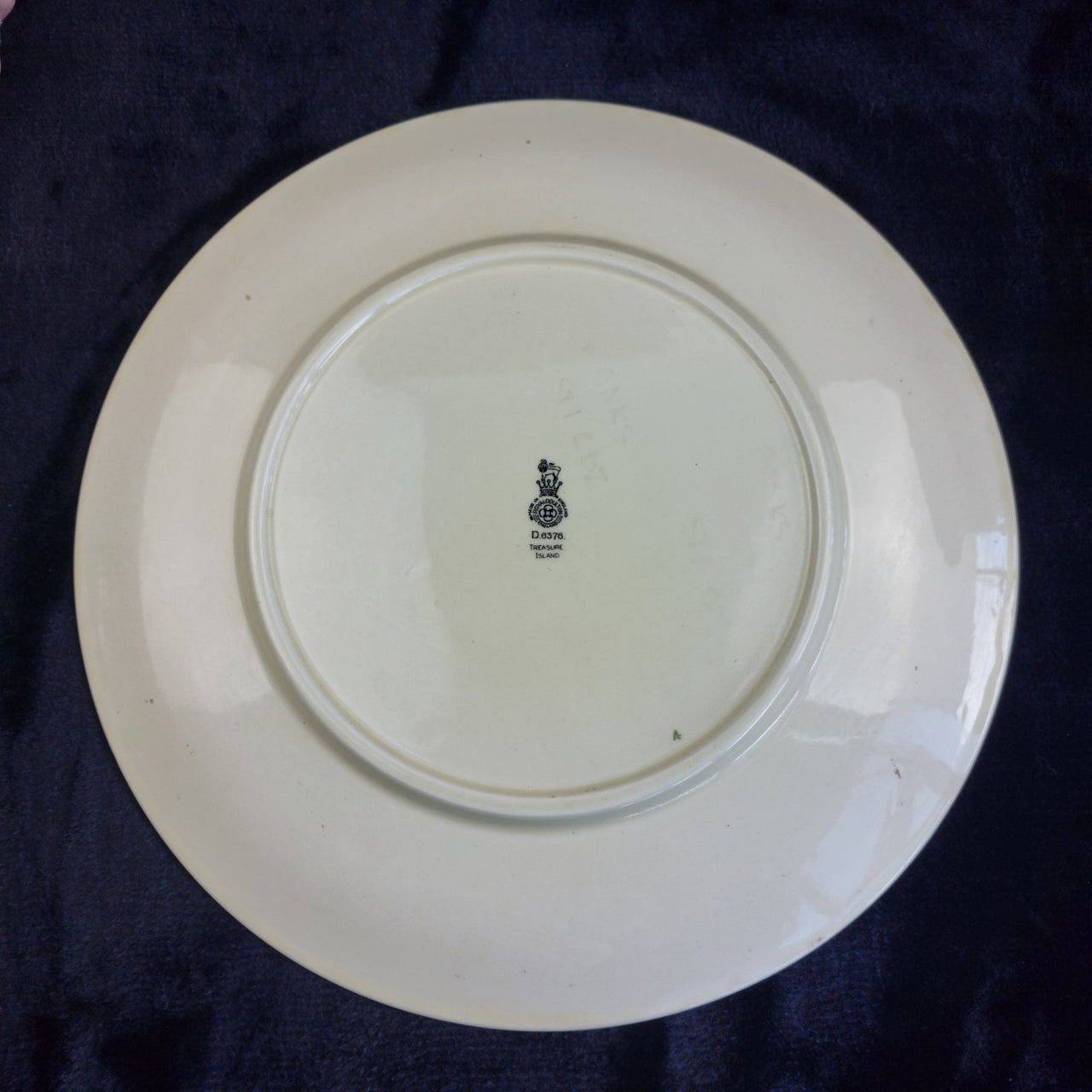 Royal Doulton Treasure Island Plate  Good Long John Silver D8376 Decorati. 13.5"4