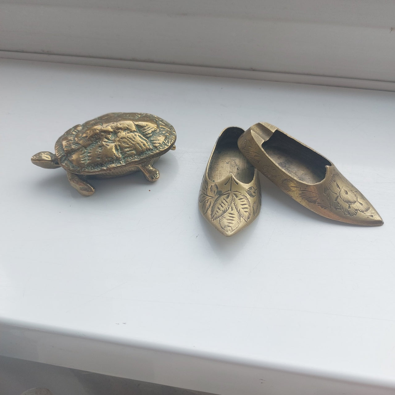 Vintage Brass Trinket & astray Set Hinged Turtle Box & Engraved Shoes16