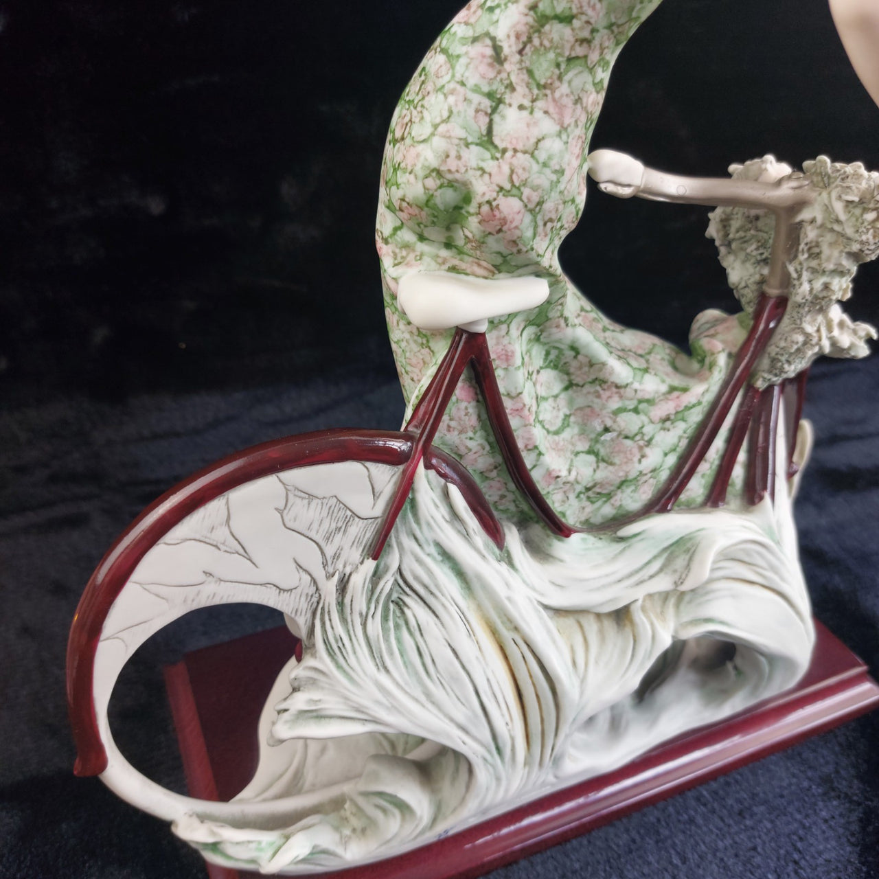 Giuseppe Armani Florence “Bicycle  Spring” Rare lady Figurine 0539C Porcelain.22