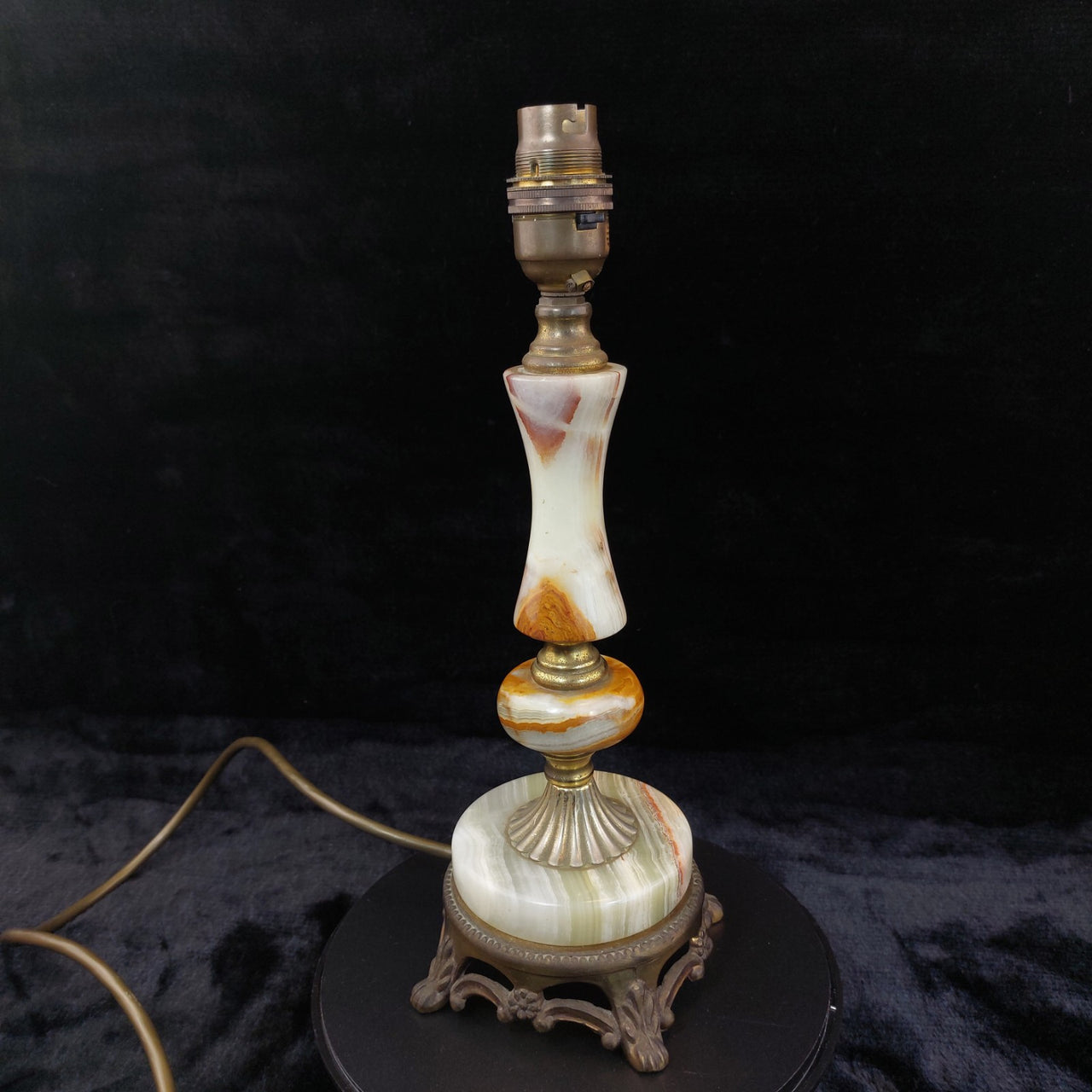 Vintage Onyx & Brass Table Lamp with Ornate Claw Foot Base Working Condition12
