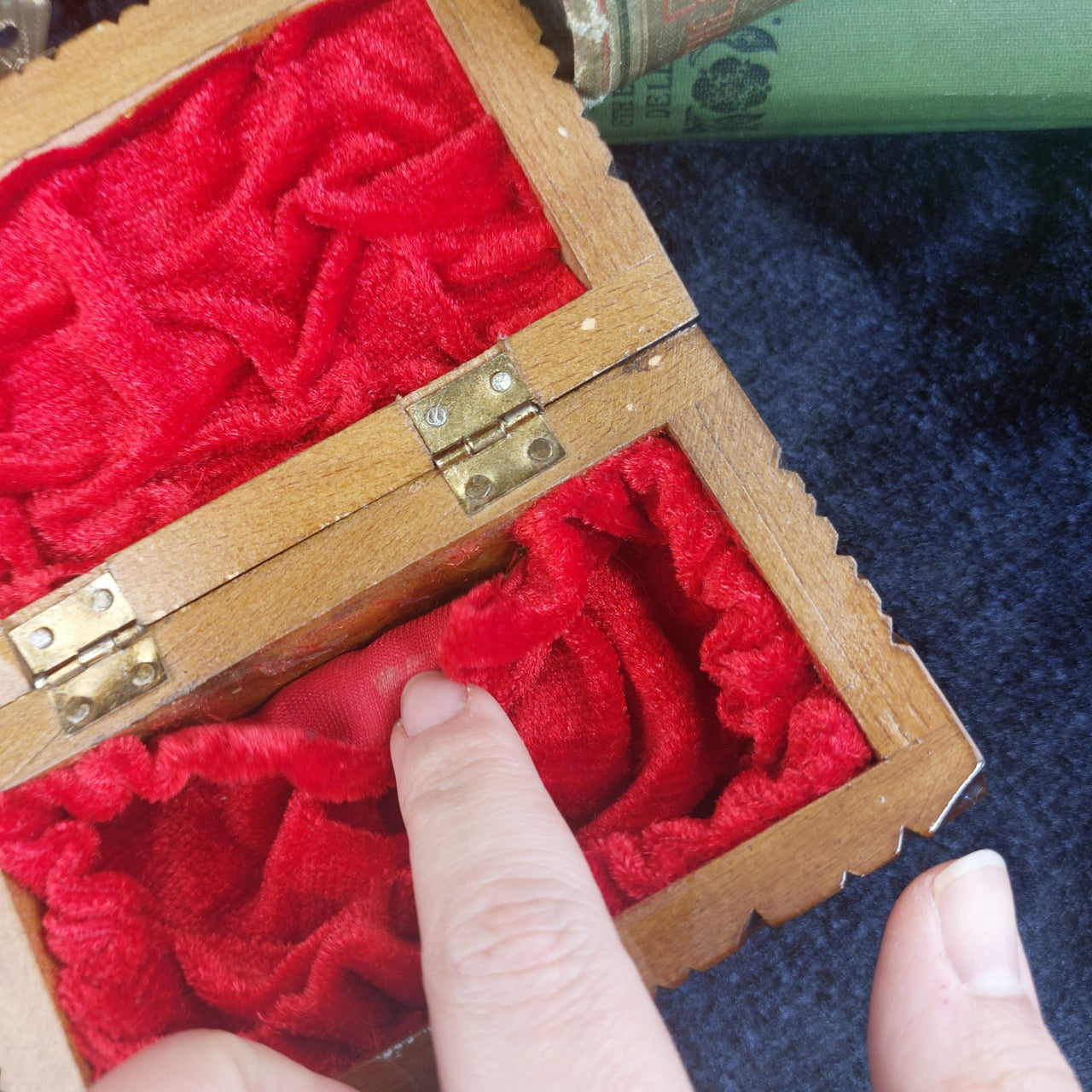 French Vintage Wooden Jewelry Box –Small Chest with Red Velvet Lini Hand-Carved4
