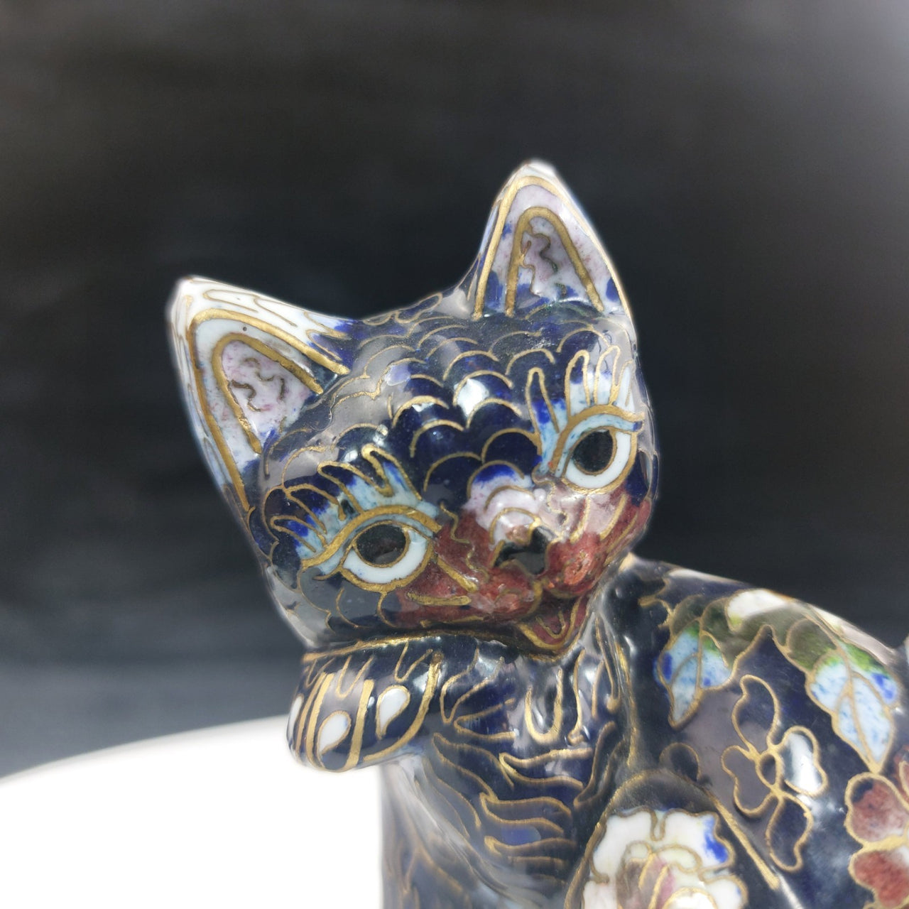 Chinese Cloisonné Enamel Cat Figurine – Handcrafted Collectible Vintage 7