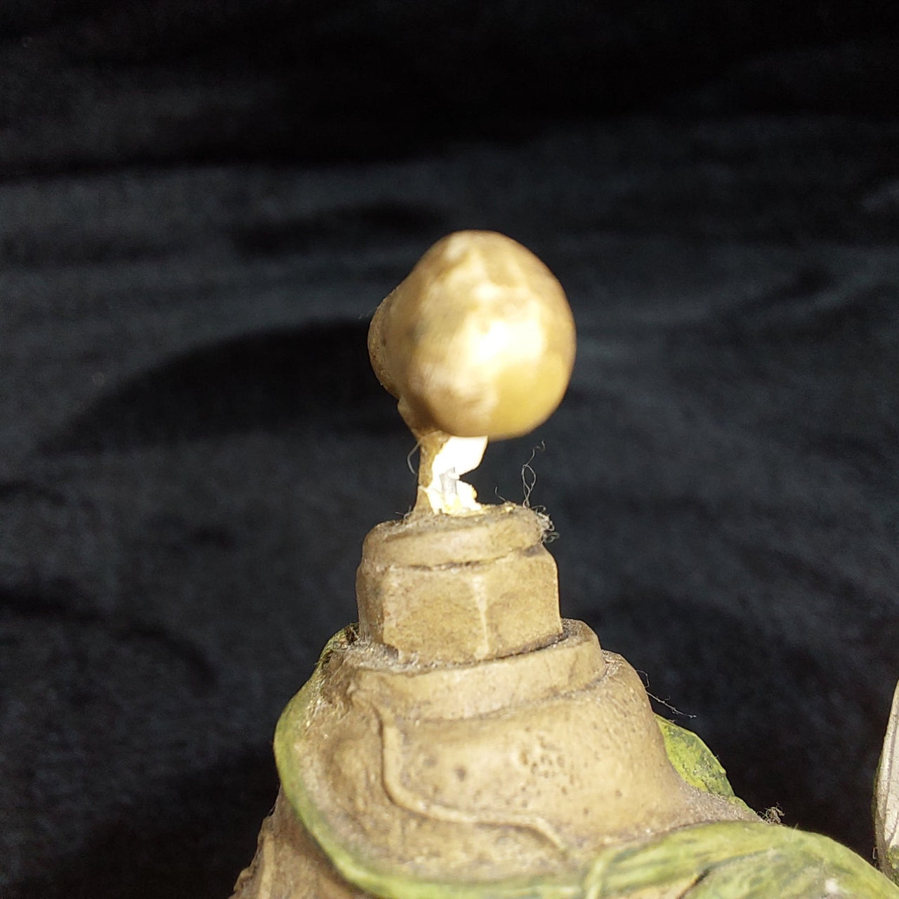 Border Arts Fine Wren On Garden Tap Hand Painted Bird Figurine see the pics.12